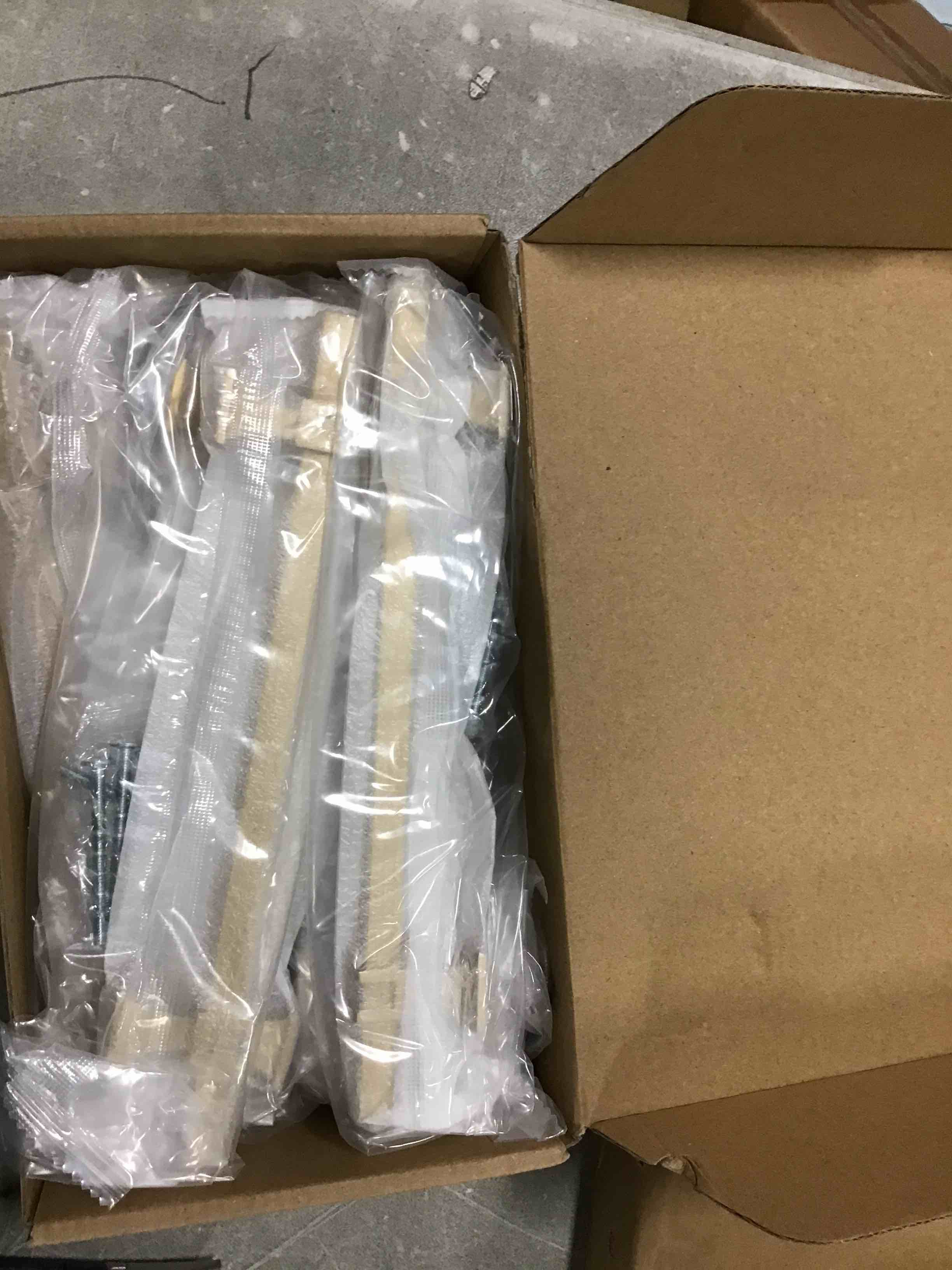 https://s3.amazonaws.com/lotting-images-prod/bidfta/GRN6160345_1714479892716.jpeg