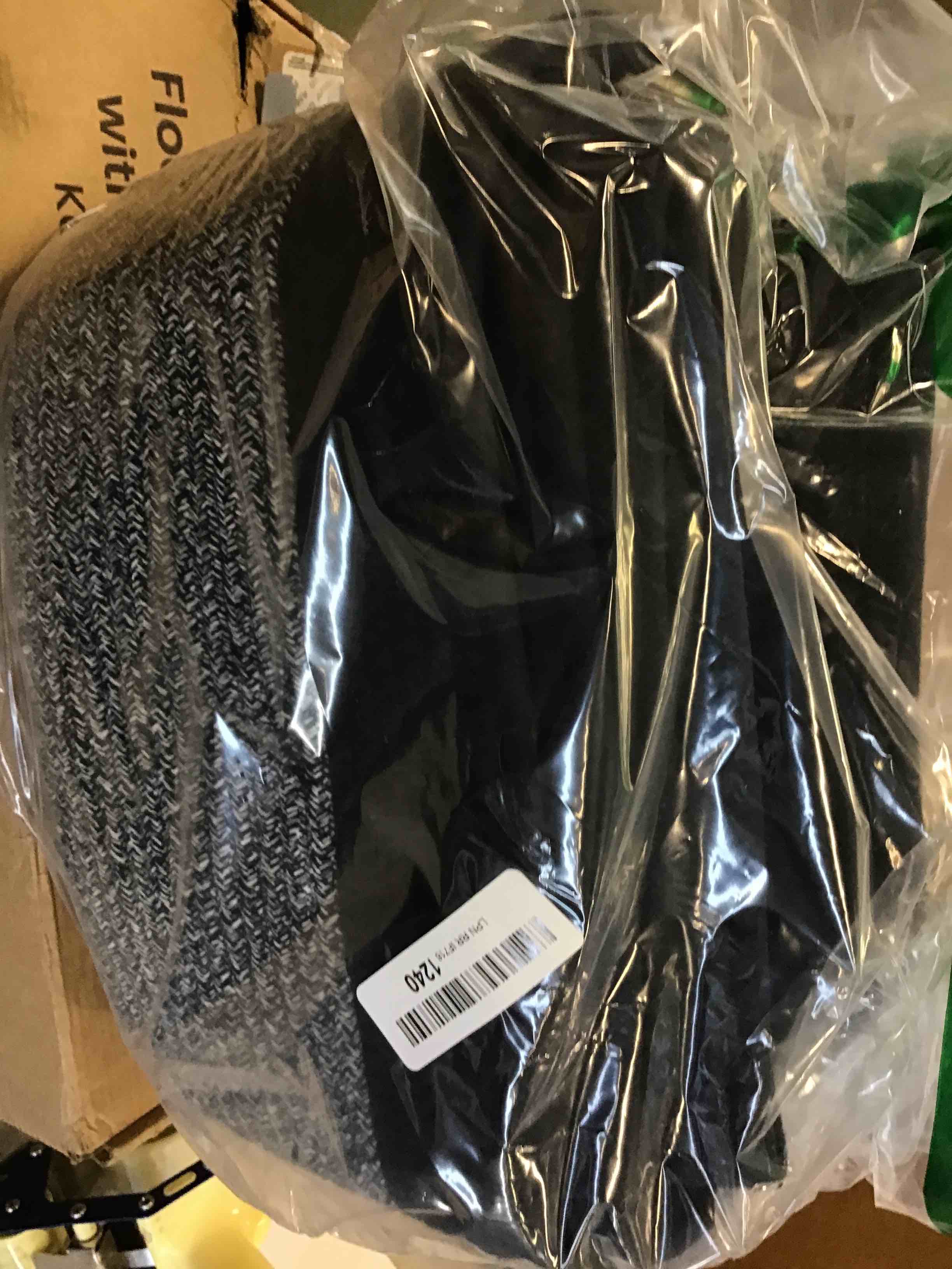 https://s3.amazonaws.com/lotting-images-prod/bidfta/GRN6160608_1714507191605.jpeg