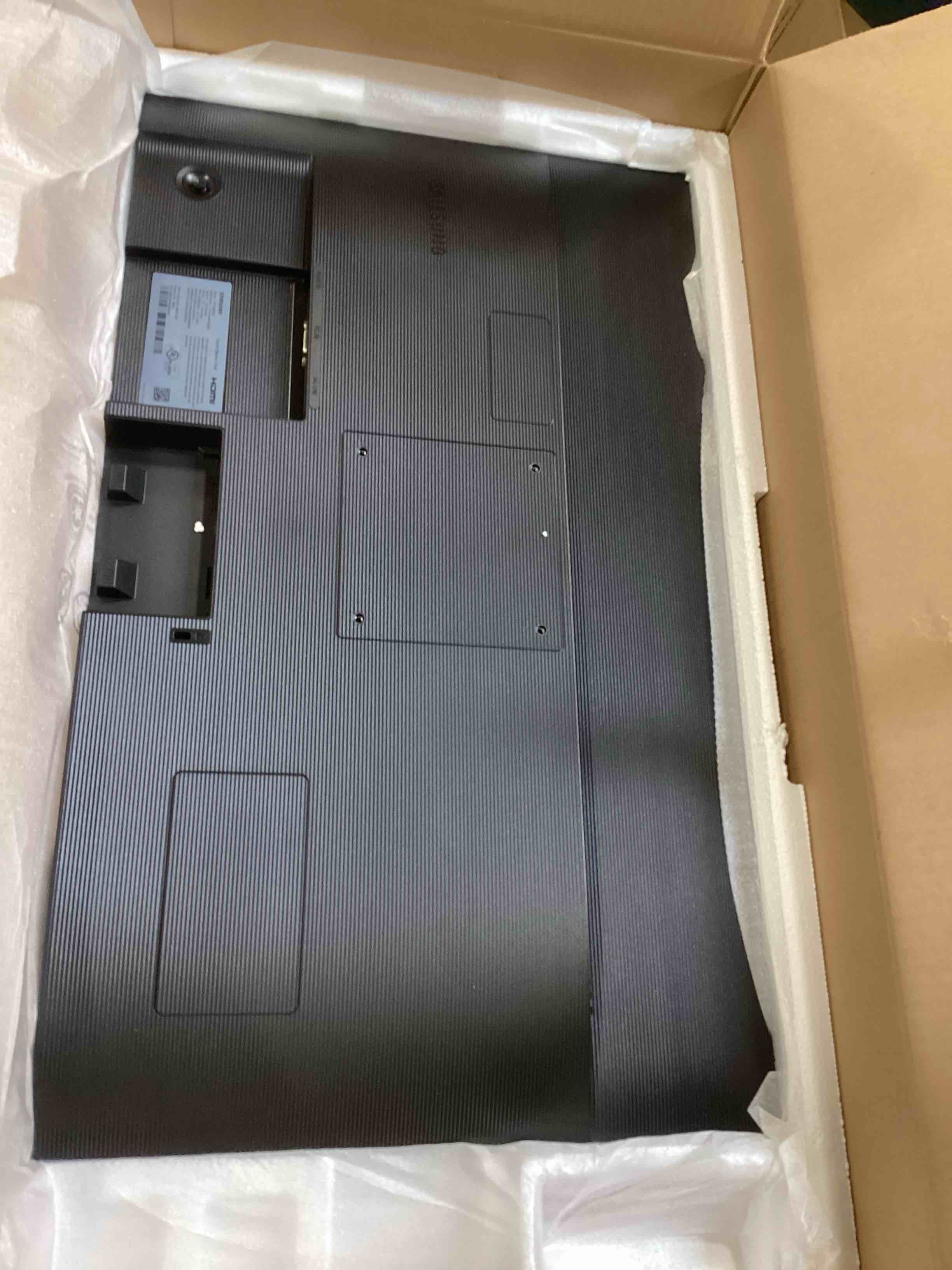 https://s3.amazonaws.com/lotting-images-prod/bidfta/GRN6161377_1714587638356.jpeg
