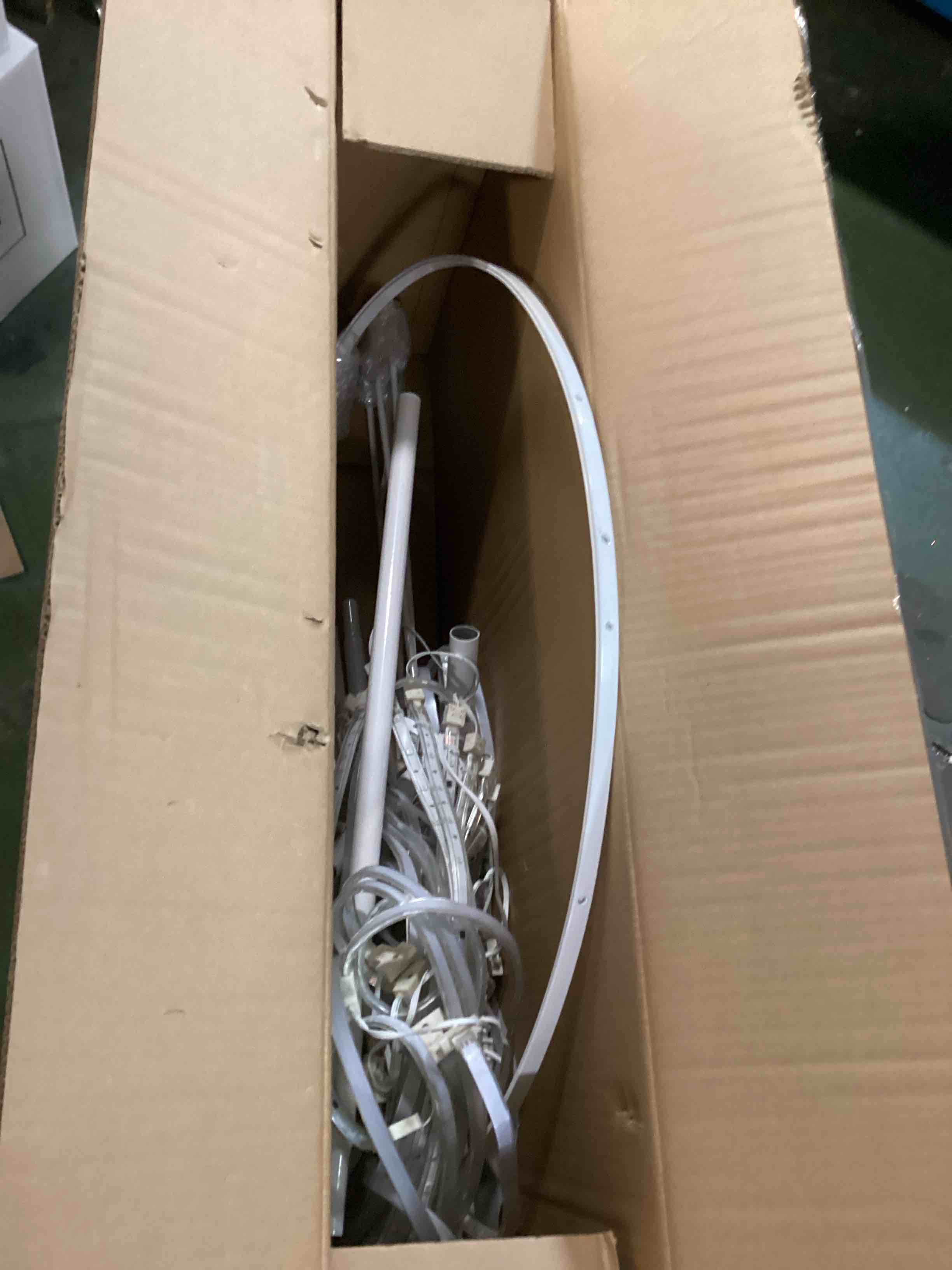 https://s3.amazonaws.com/lotting-images-prod/bidfta/GRN6161583_1714742933604.jpeg