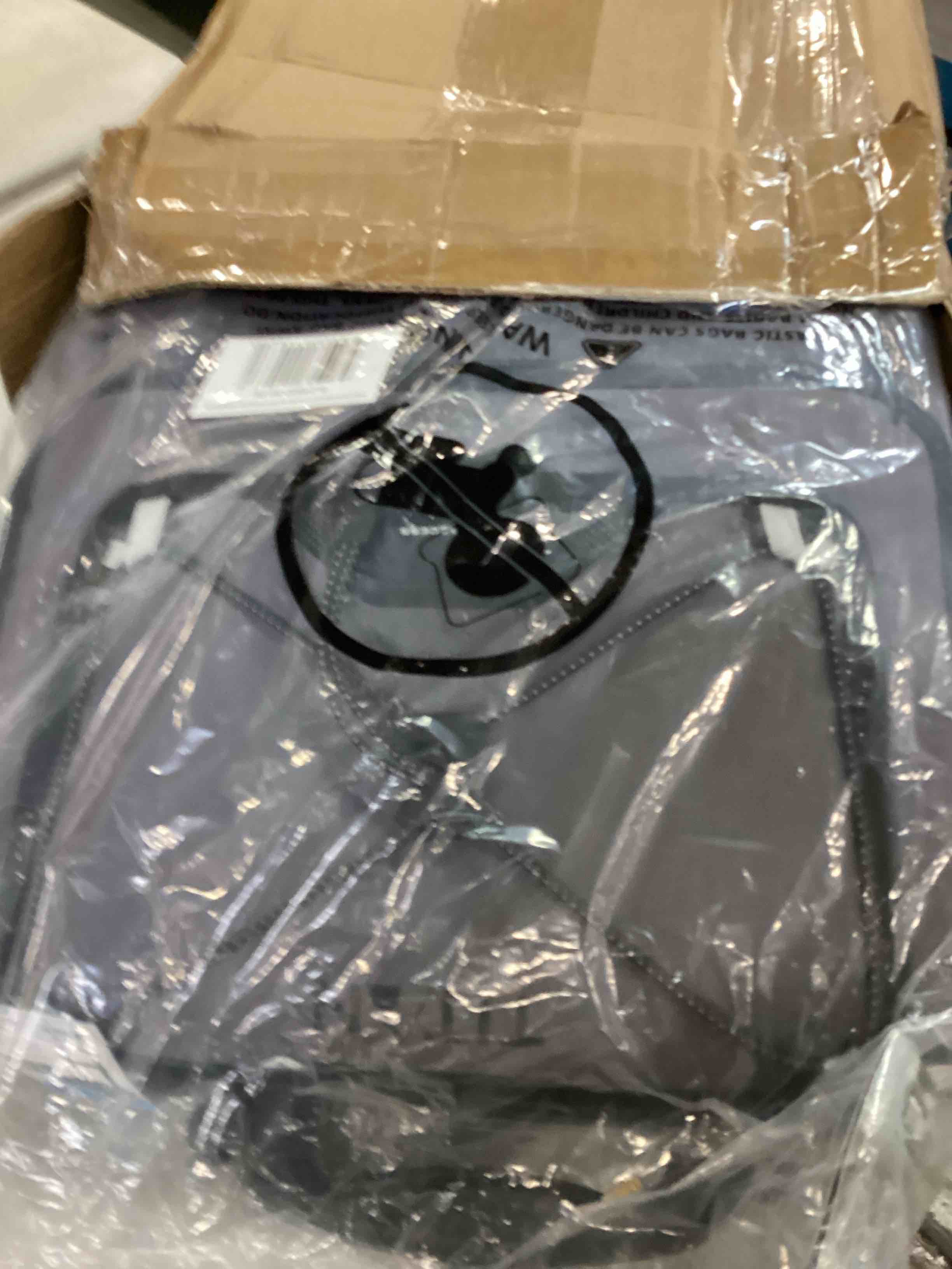 https://s3.amazonaws.com/lotting-images-prod/bidfta/GRN6161991_1715010179778.jpeg