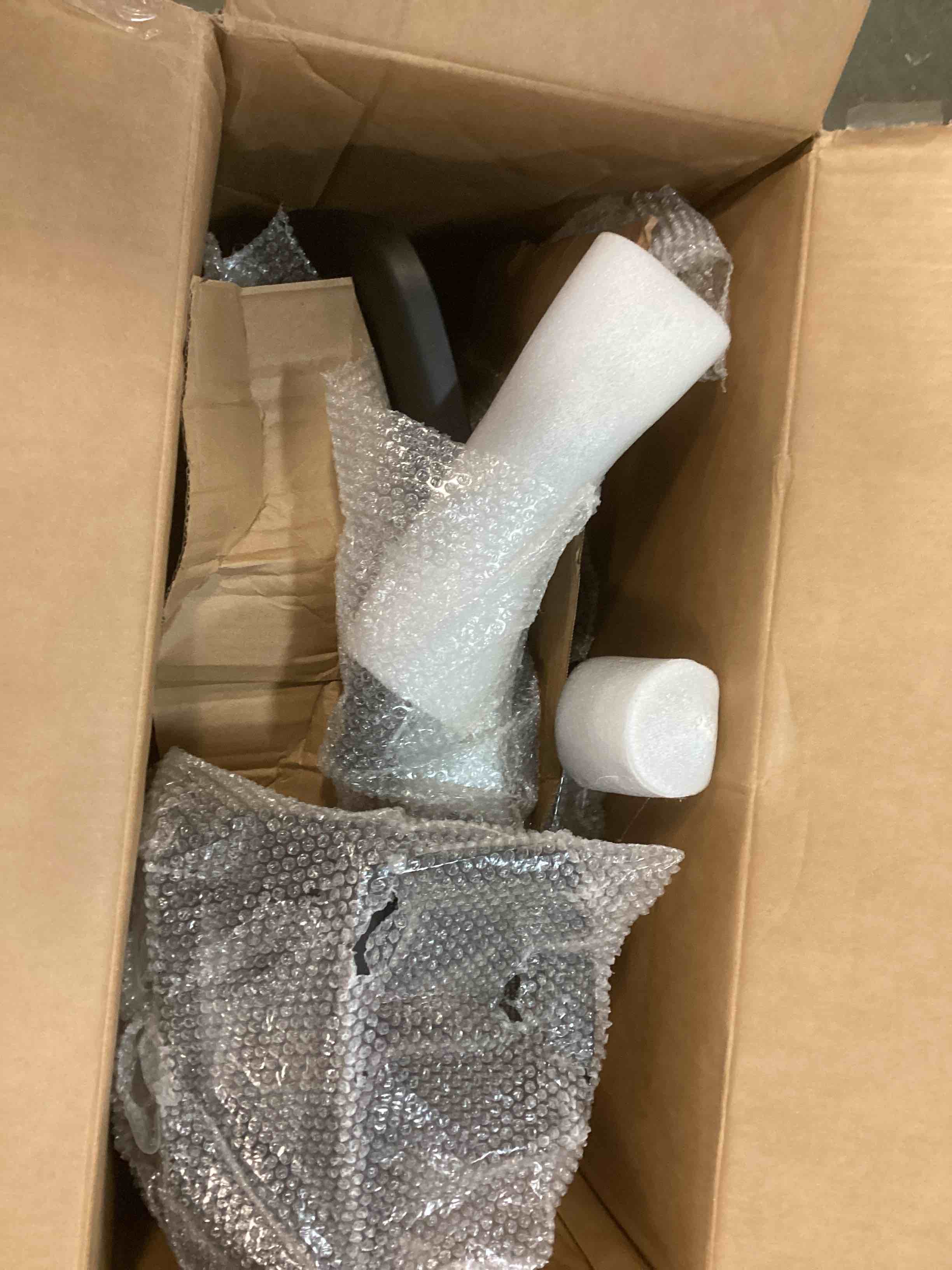 https://s3.amazonaws.com/lotting-images-prod/bidfta/GRN6162560_1714135425201.jpeg