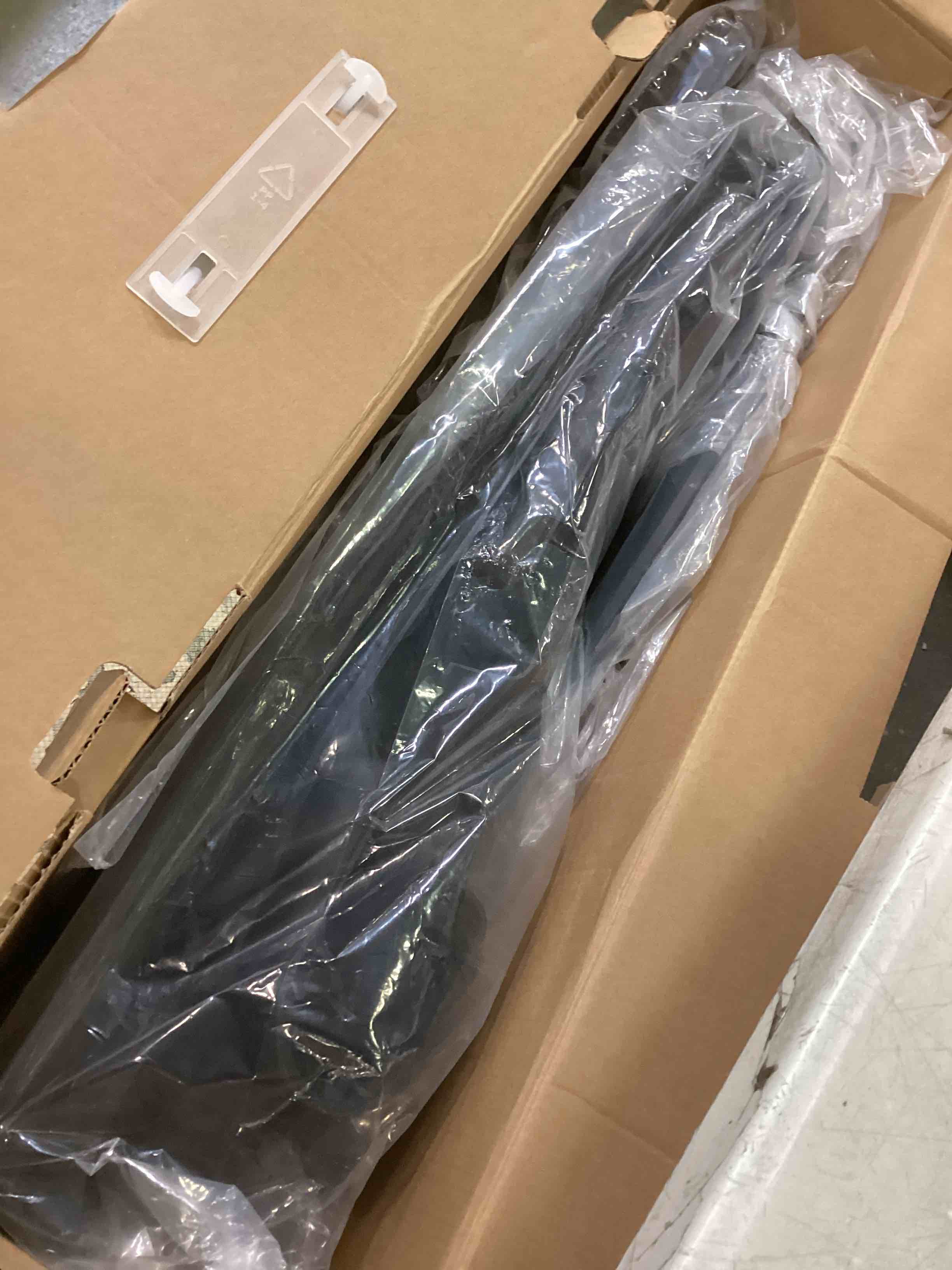 https://s3.amazonaws.com/lotting-images-prod/bidfta/GRN6163686_1714575823774.jpeg
