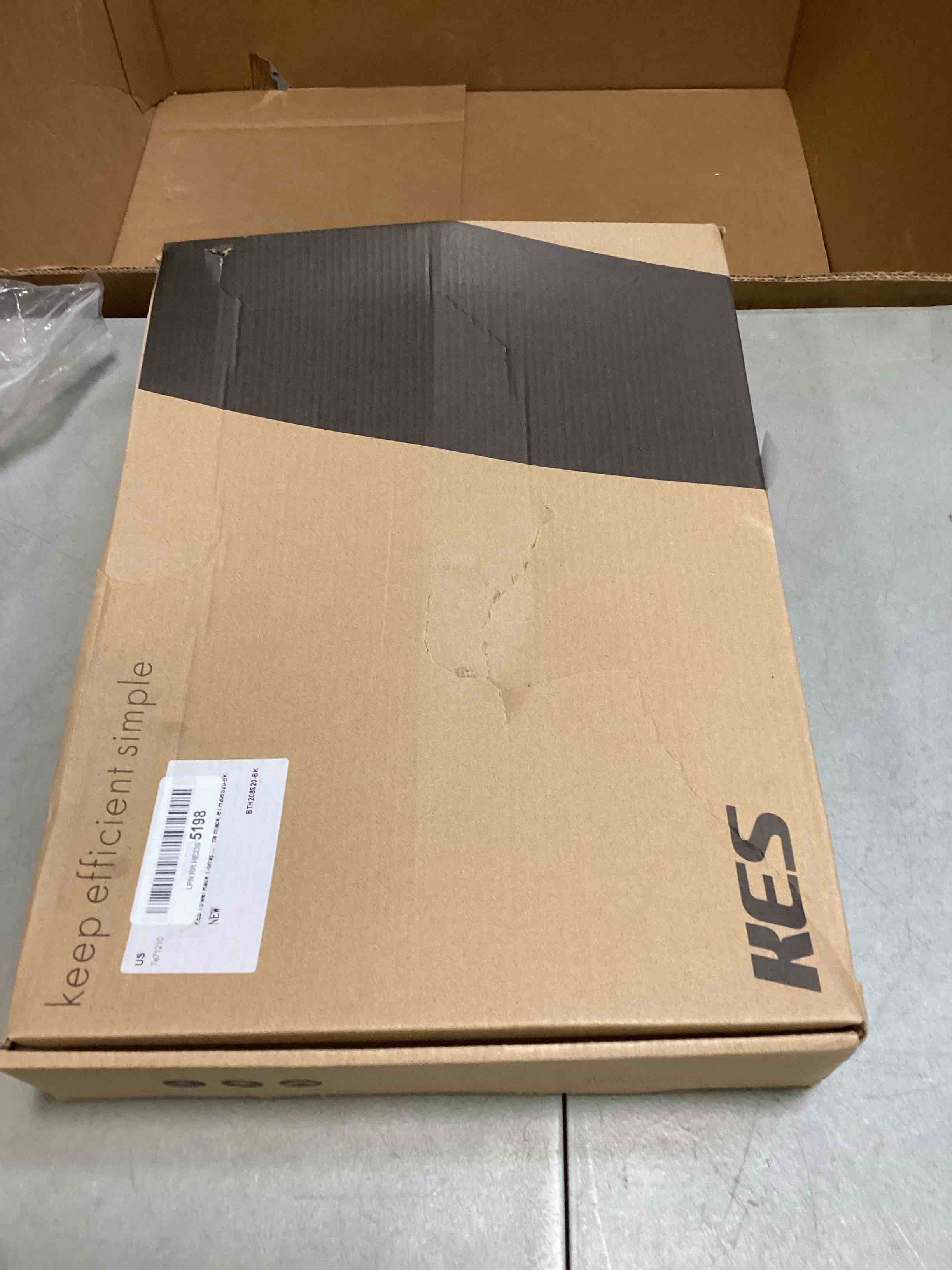 https://s3.amazonaws.com/lotting-images-prod/bidfta/GRN6166679_1719429236314.jpeg