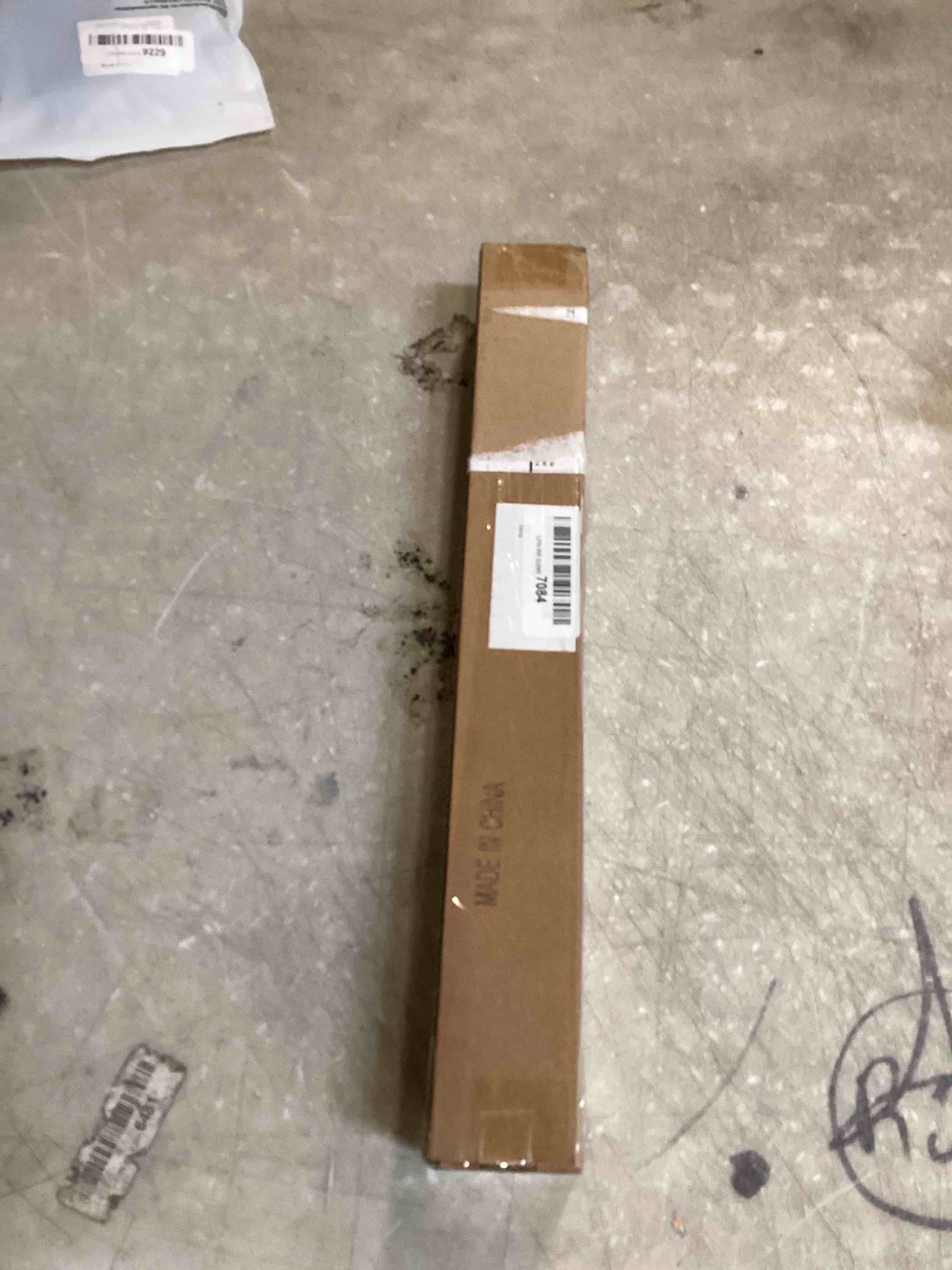https://s3.amazonaws.com/lotting-images-prod/bidfta/GRN6167633_1718730454375.jpeg