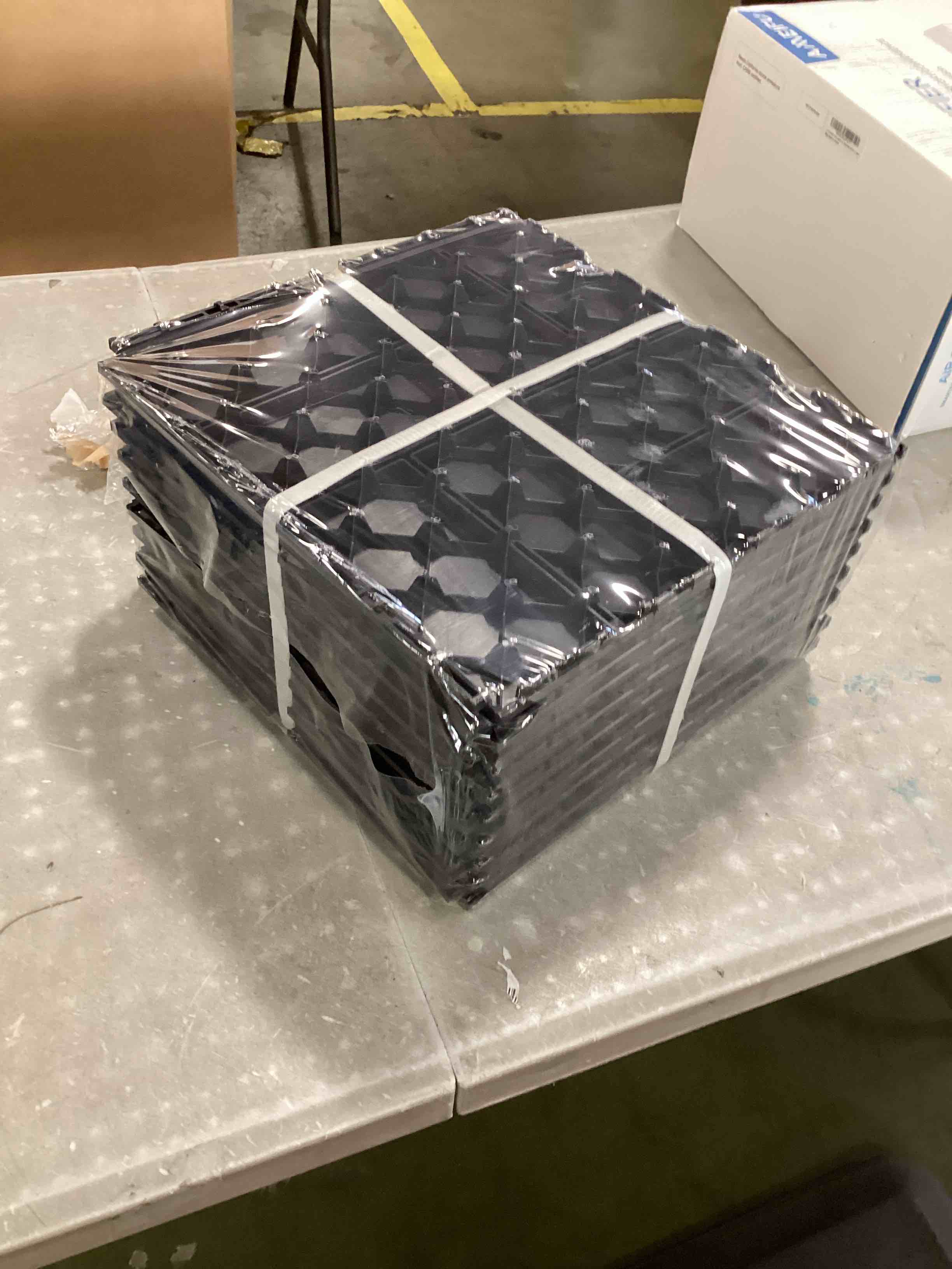 https://s3.amazonaws.com/lotting-images-prod/bidfta/GRN6170957_1718969621338.jpeg