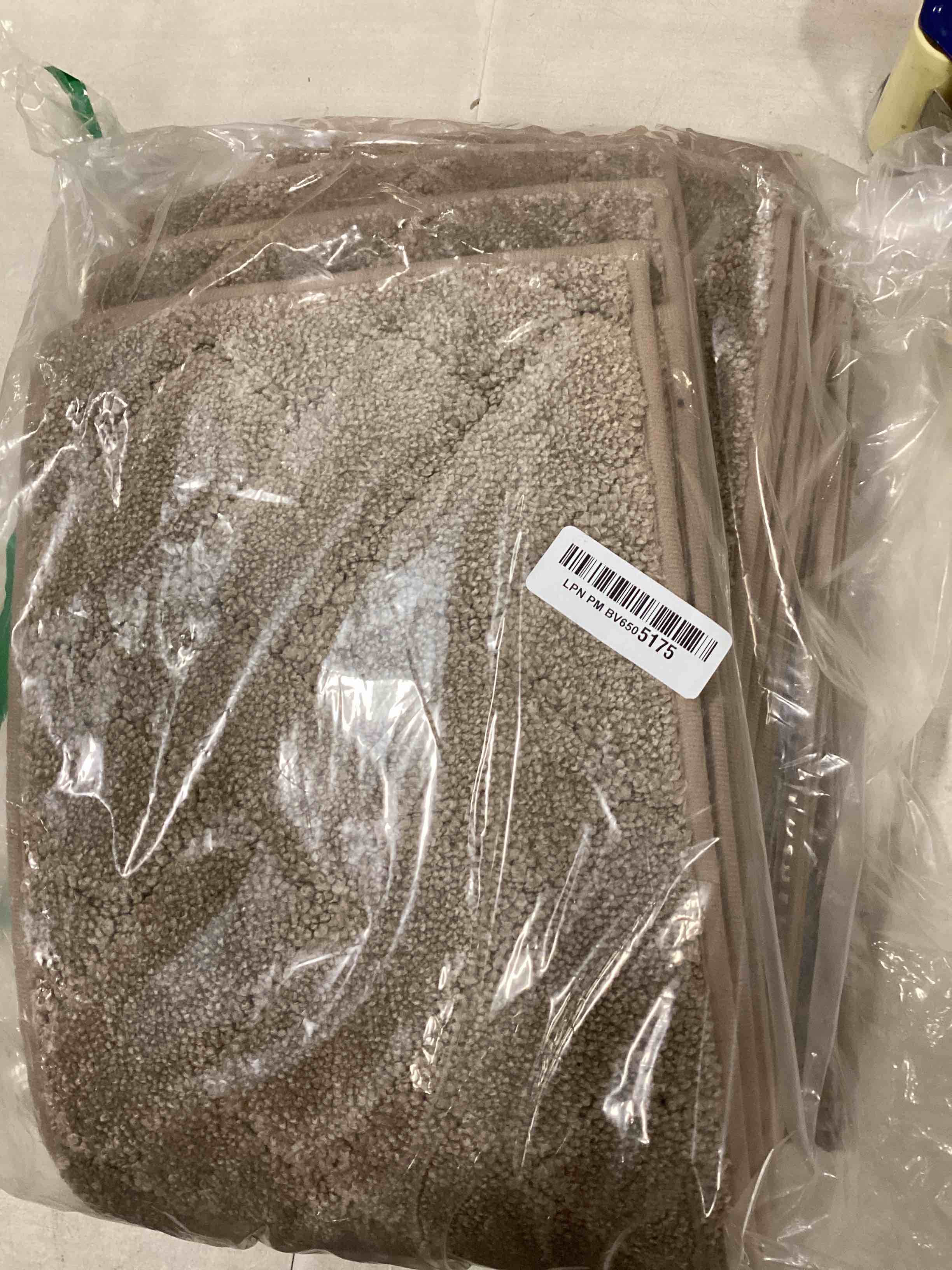 https://s3.amazonaws.com/lotting-images-prod/bidfta/GRN6174356_1719406958769.jpeg
