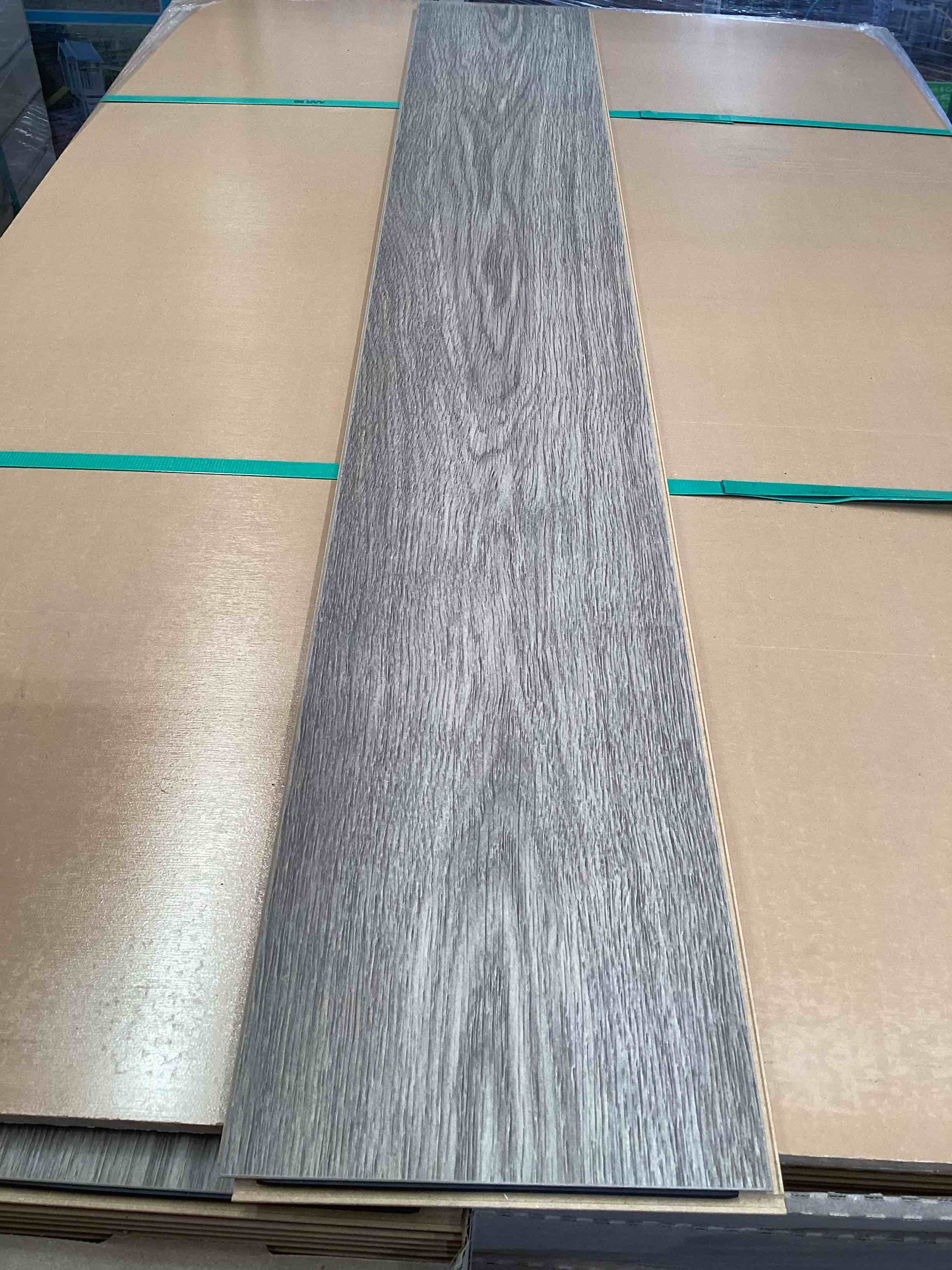 Laminate Wood Flooring (22.66 sq ft/ Box) 56 Boxes = 1268.98 Sq Ft 