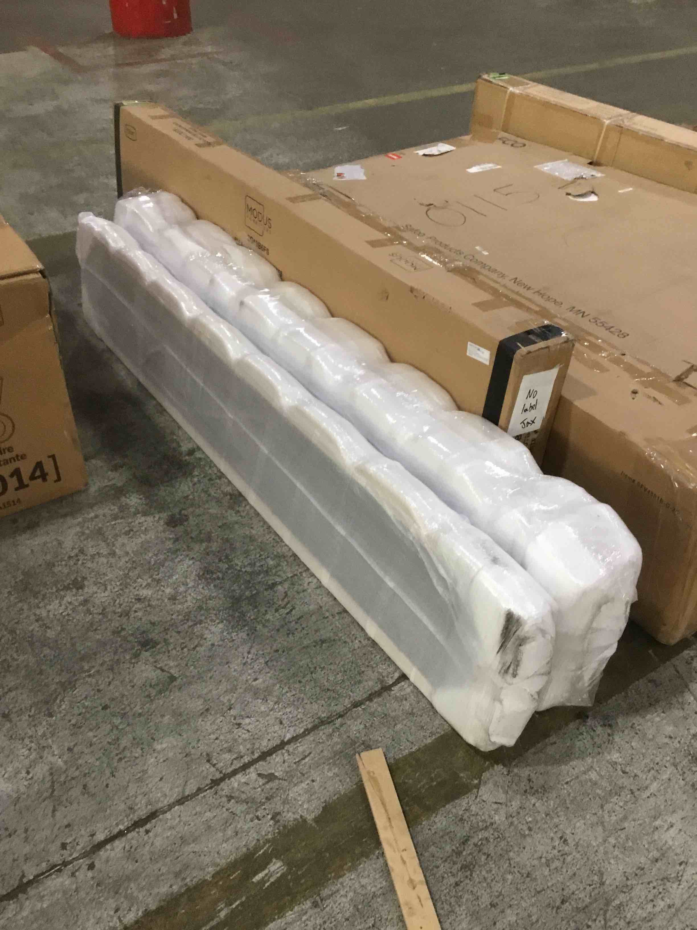 https://s3.amazonaws.com/lotting-images-prod/bidfta/GRN6188095_1715624934408.jpeg