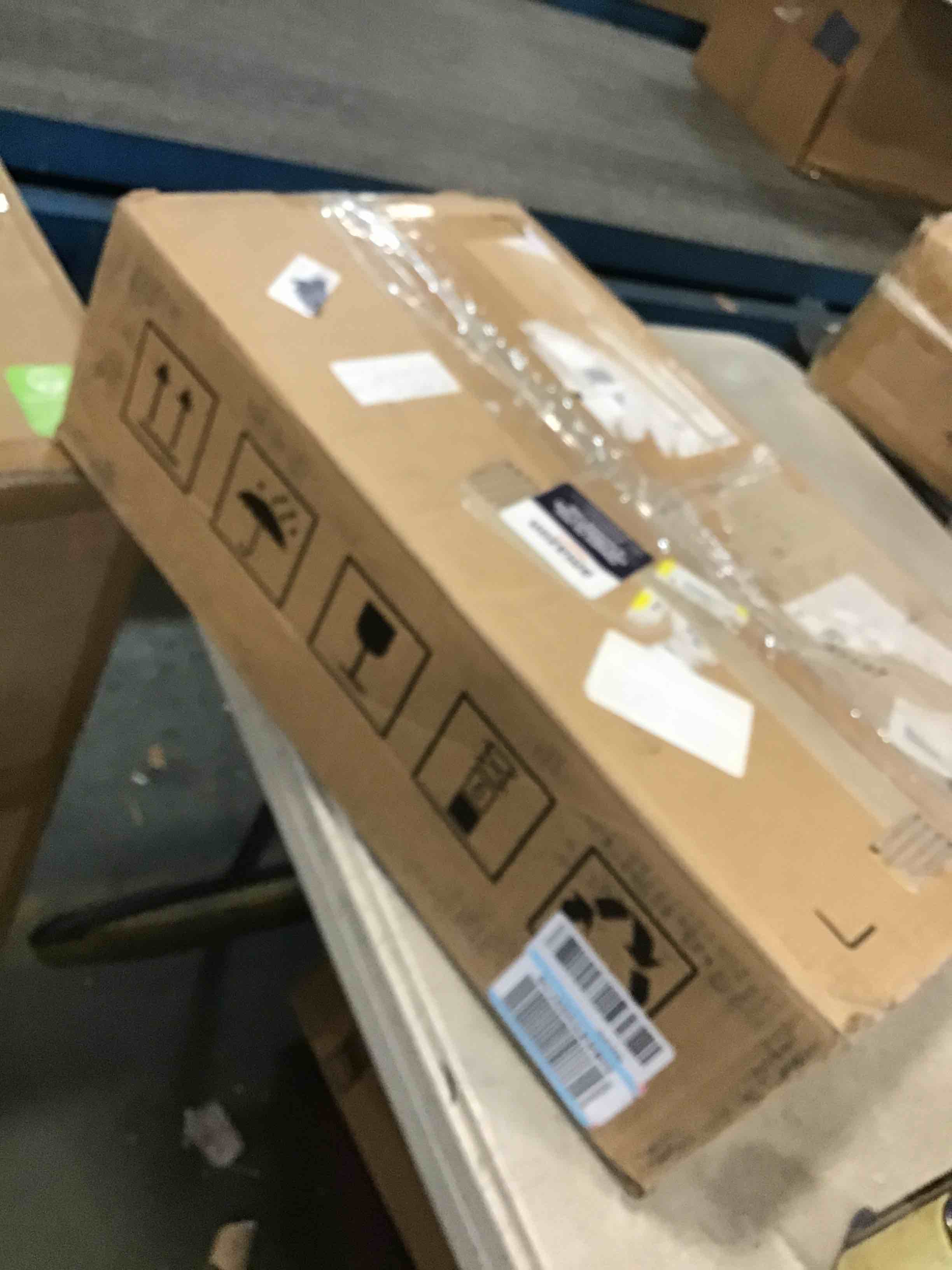 https://s3.amazonaws.com/lotting-images-prod/bidfta/GRN6200560_1713202326273.jpeg