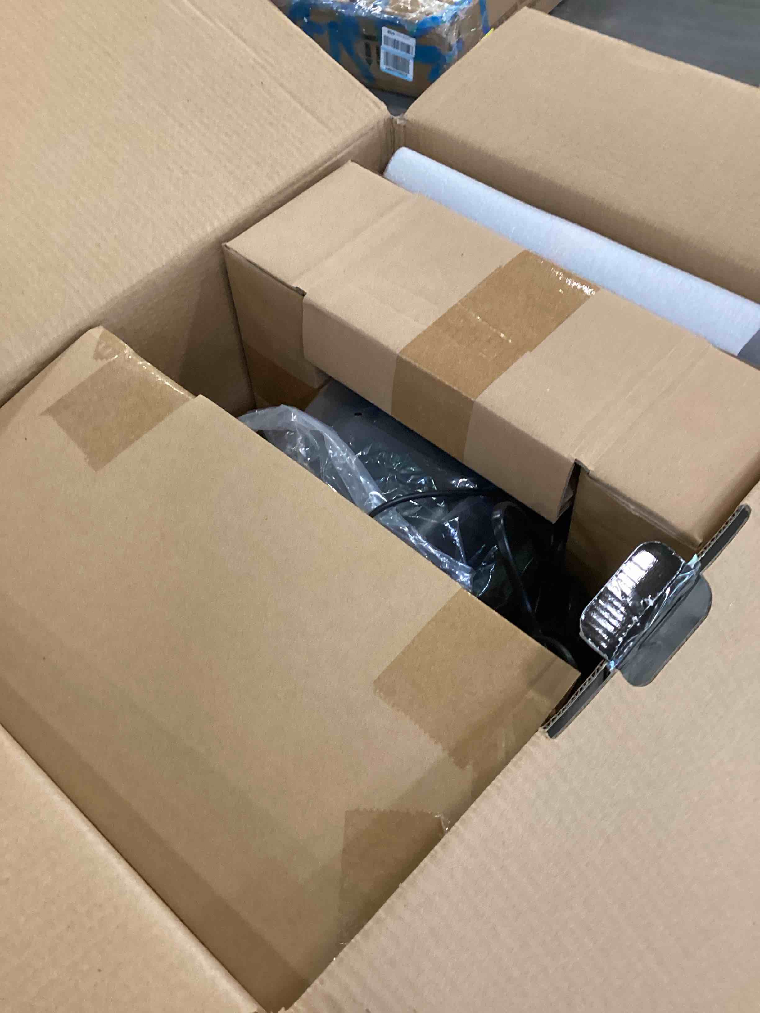 https://s3.amazonaws.com/lotting-images-prod/bidfta/GRN6202565_1714418953955.jpeg