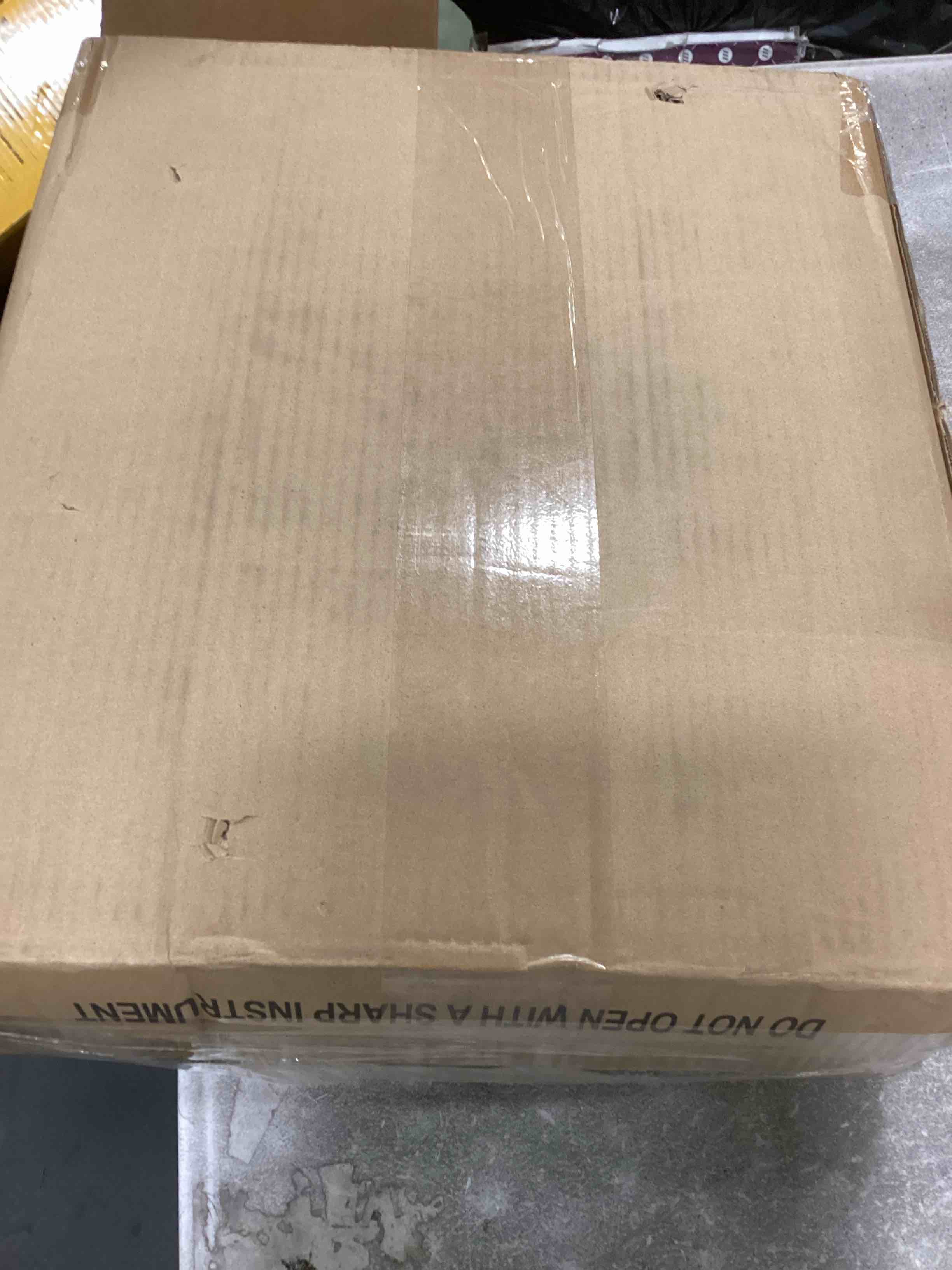 https://s3.amazonaws.com/lotting-images-prod/bidfta/GRN6204803_1712936947562.jpeg