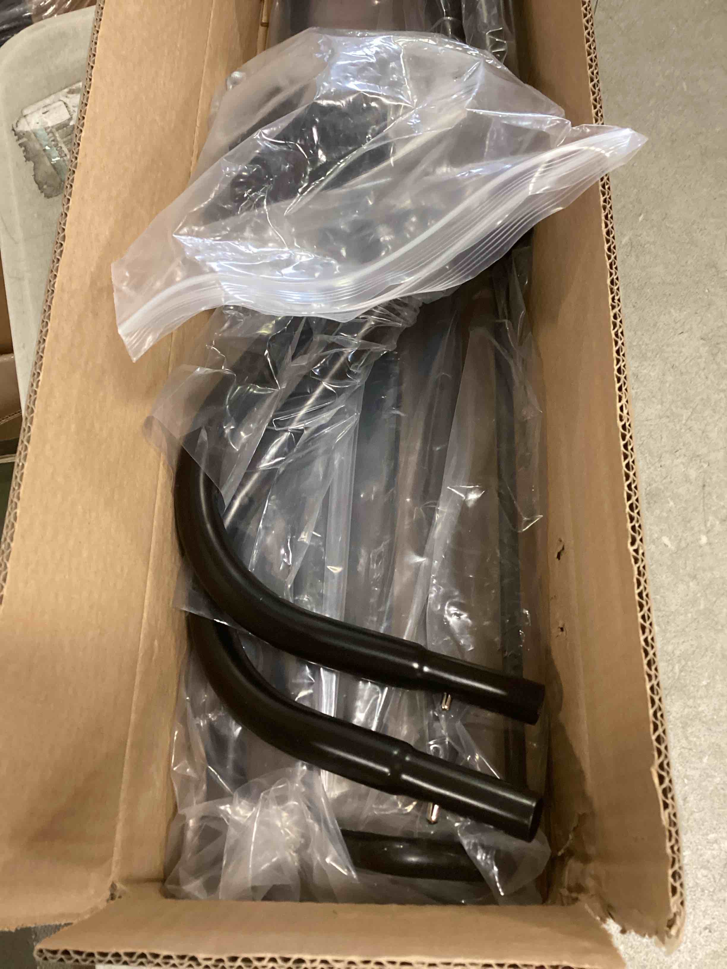 https://s3.amazonaws.com/lotting-images-prod/bidfta/GRN6205386_1713295884041.jpeg