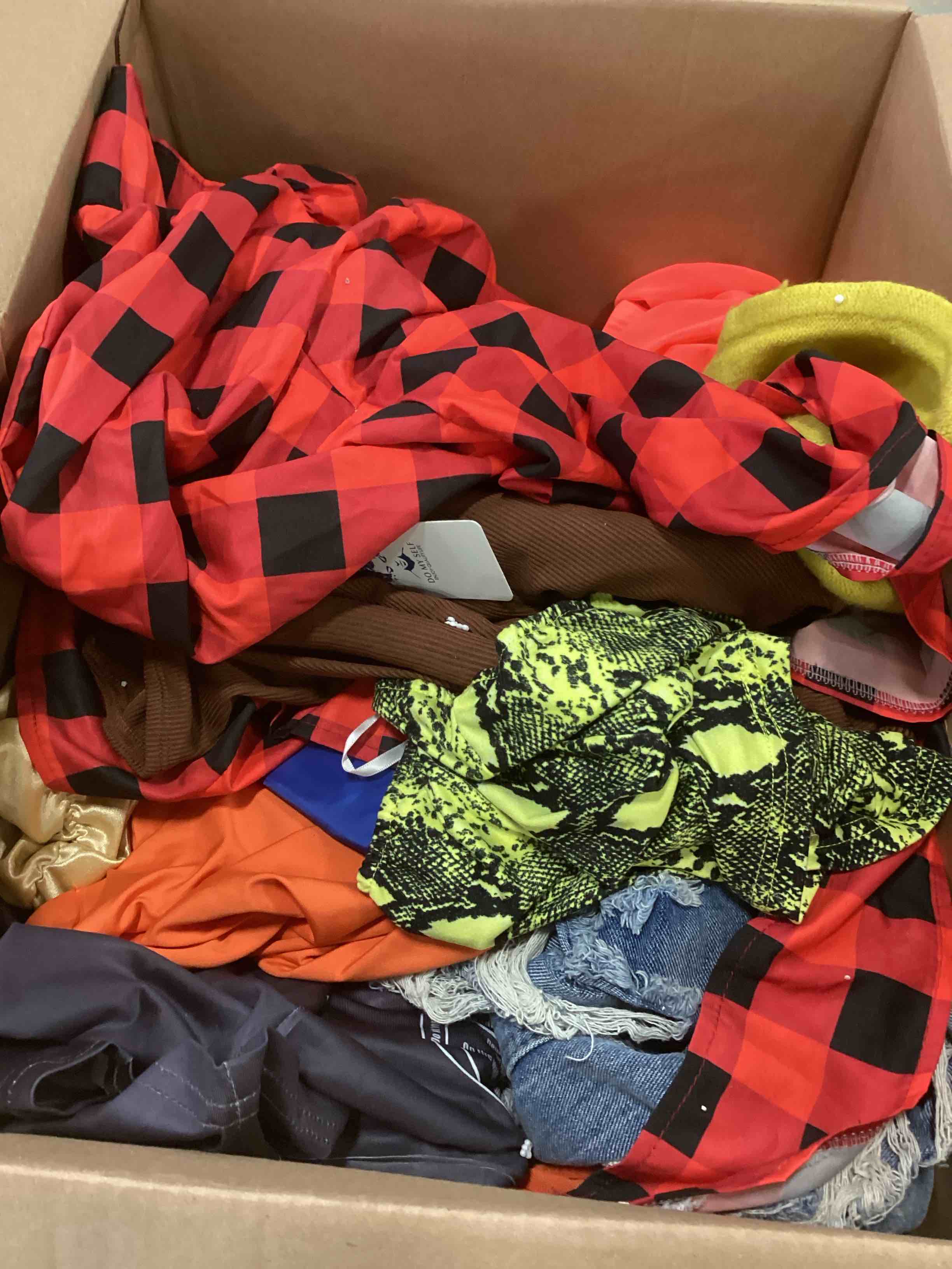 Assorted  Women's And Men Clothes (Sizes And Styles May Vary) 