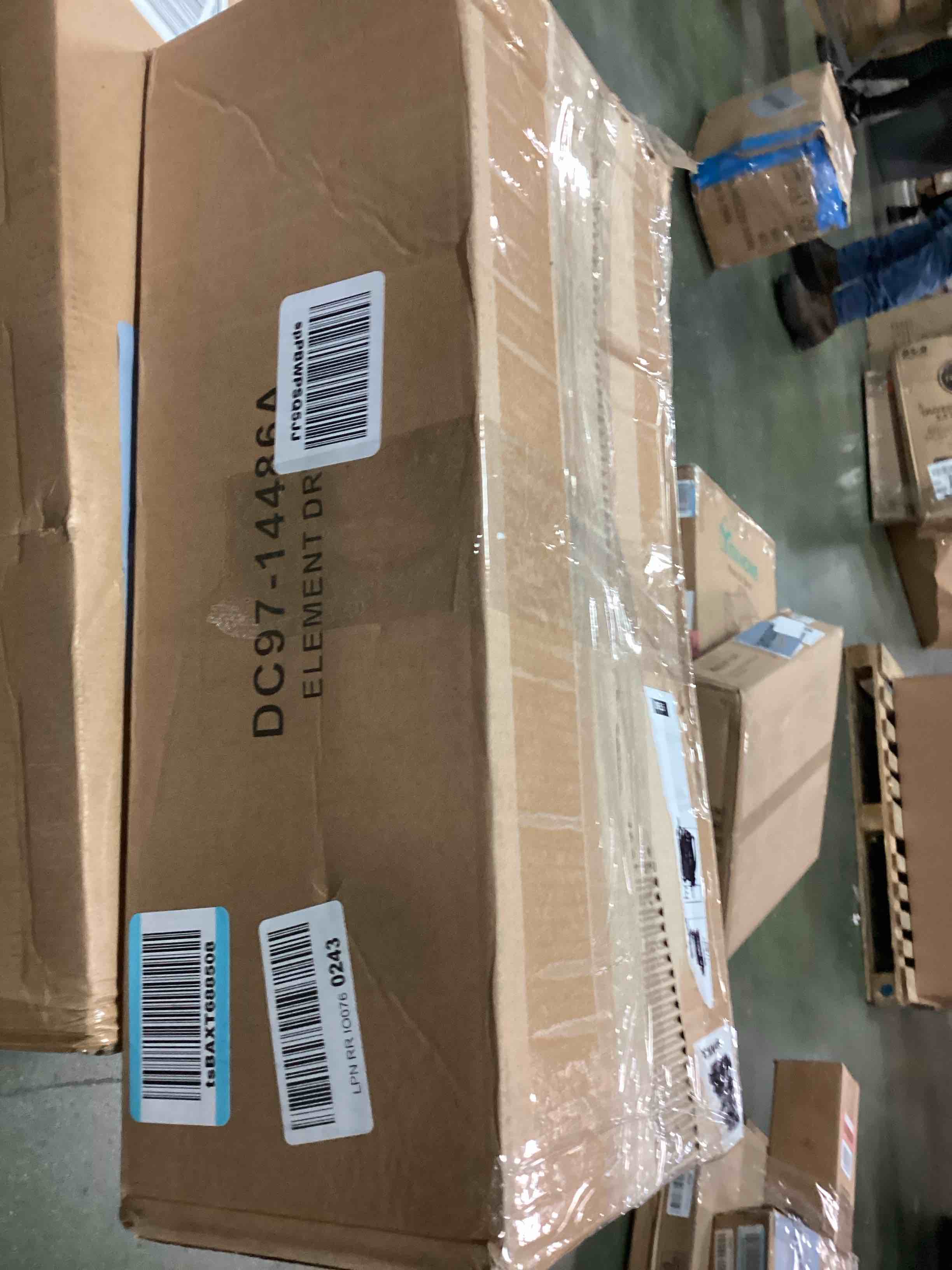 https://s3.amazonaws.com/lotting-images-prod/bidfta/GRN6206062_1712750712926.jpeg