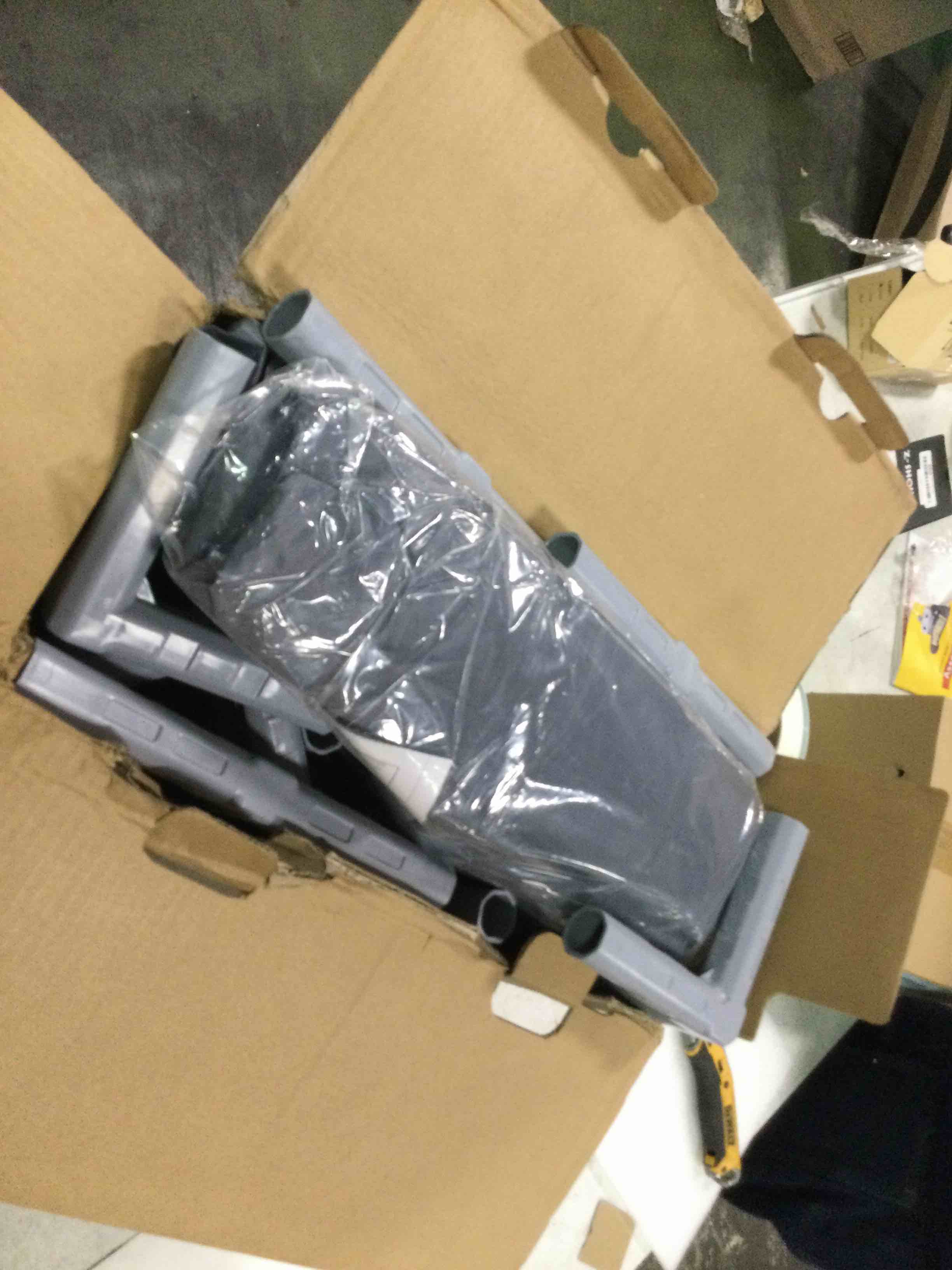 https://s3.amazonaws.com/lotting-images-prod/bidfta/GRN6206232_1712929138824.jpeg