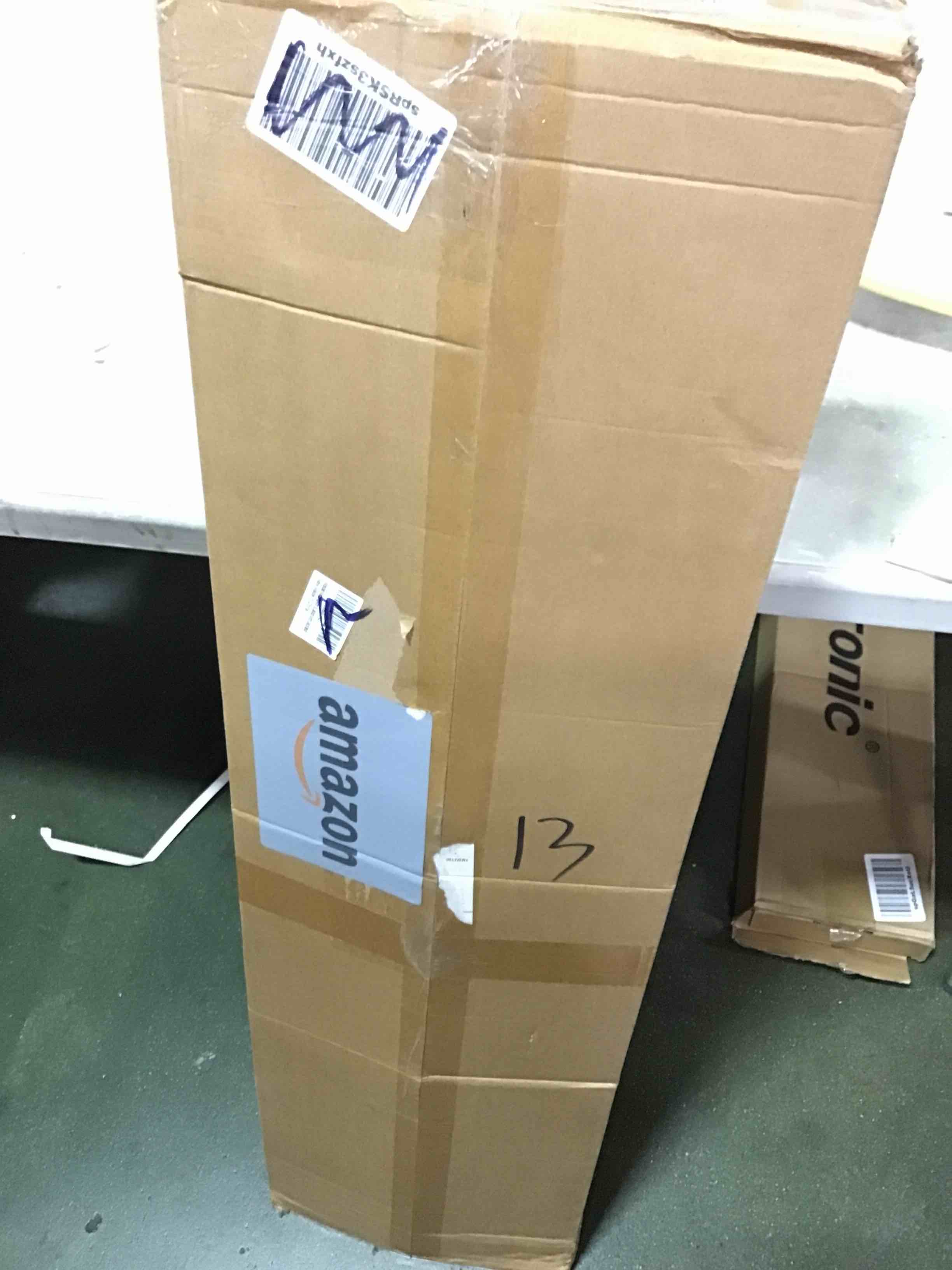 https://s3.amazonaws.com/lotting-images-prod/bidfta/GRN6206411_1713277864429.jpeg