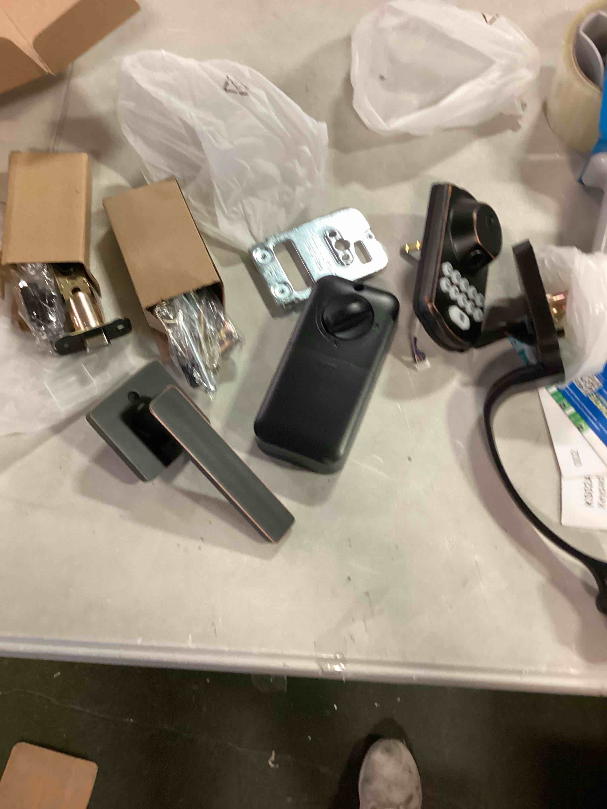 https://s3.amazonaws.com/lotting-images-prod/bidfta/GRN6206556_1713470727780.jpeg