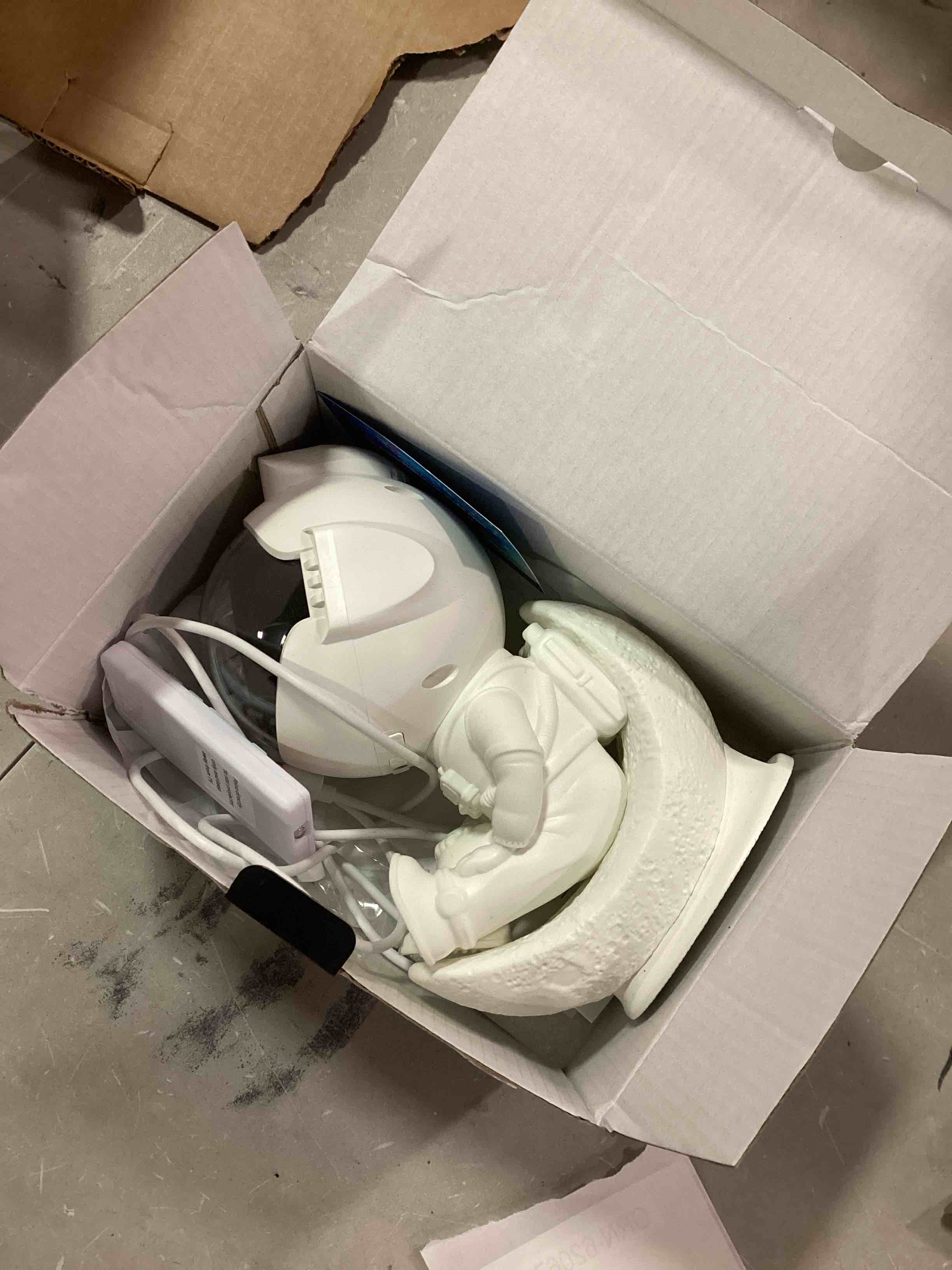 https://s3.amazonaws.com/lotting-images-prod/bidfta/GRN6206726_1713878366269.jpeg