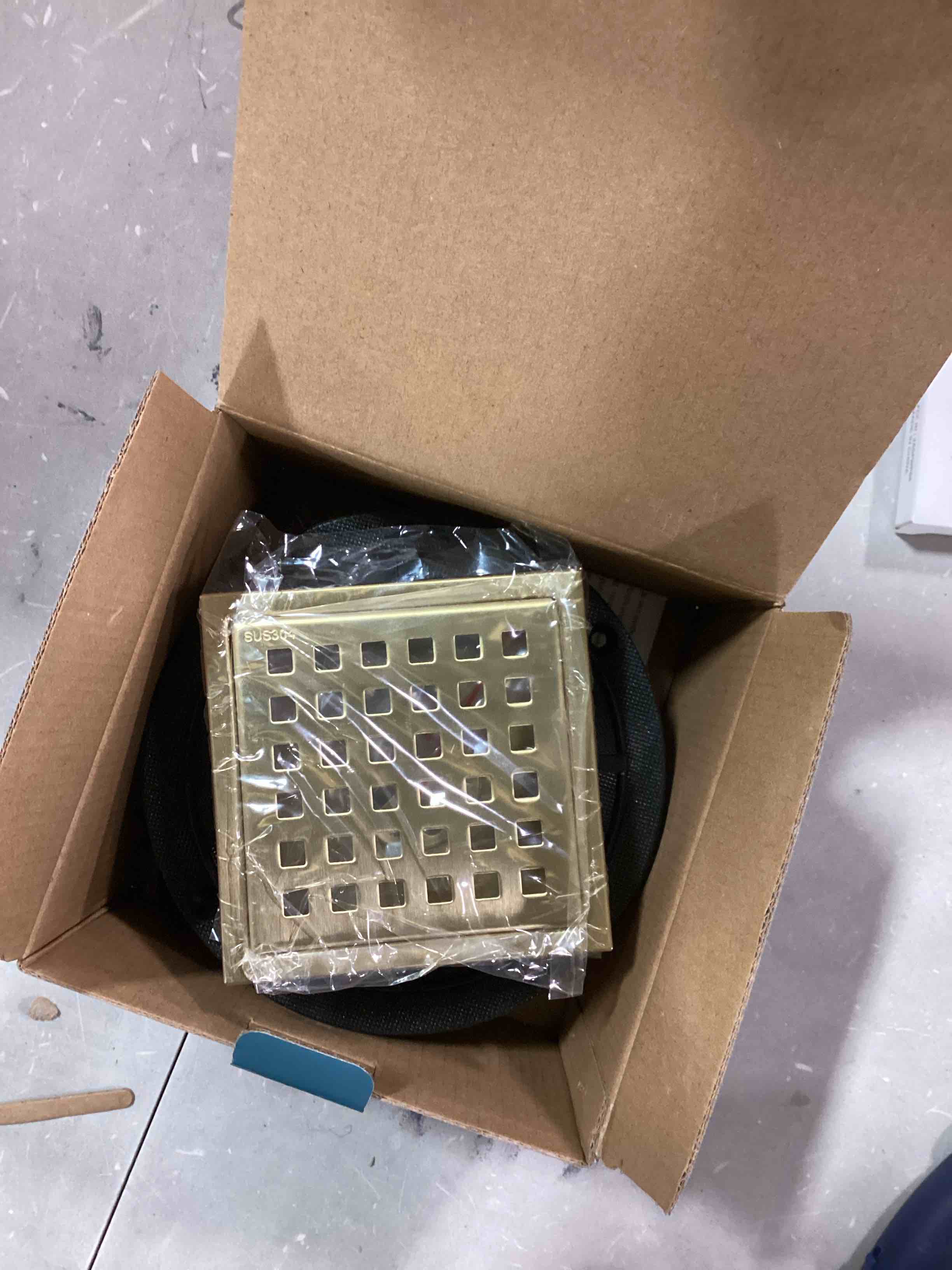 https://s3.amazonaws.com/lotting-images-prod/bidfta/GRN6206759_1713882908820.jpeg