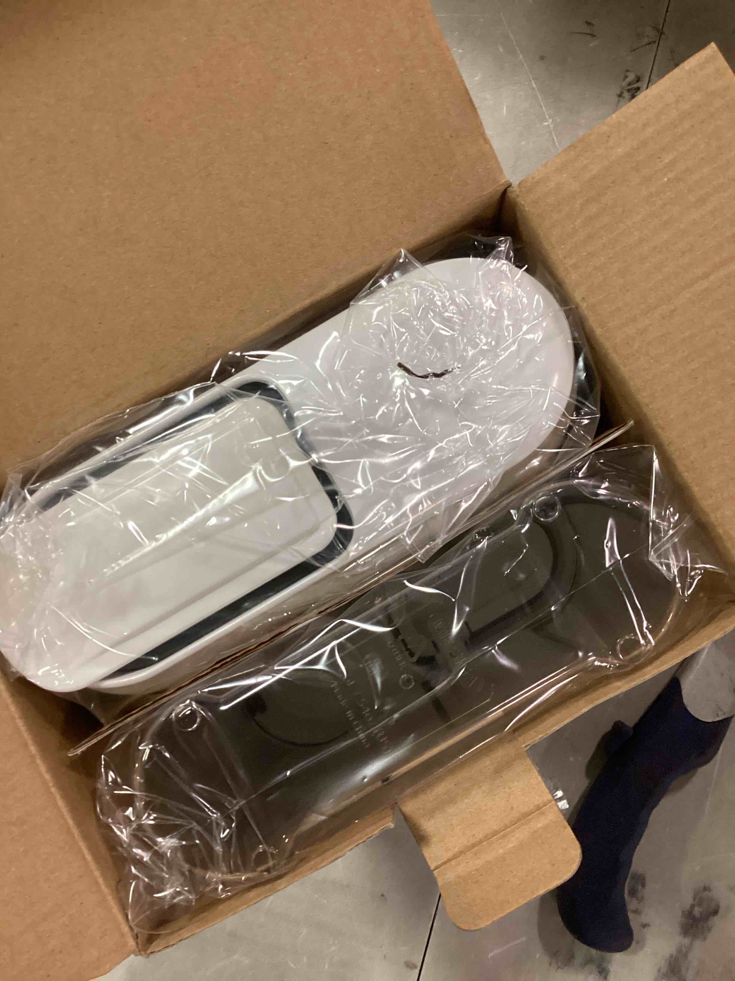 https://s3.amazonaws.com/lotting-images-prod/bidfta/GRN6206809_1713890576185.jpeg