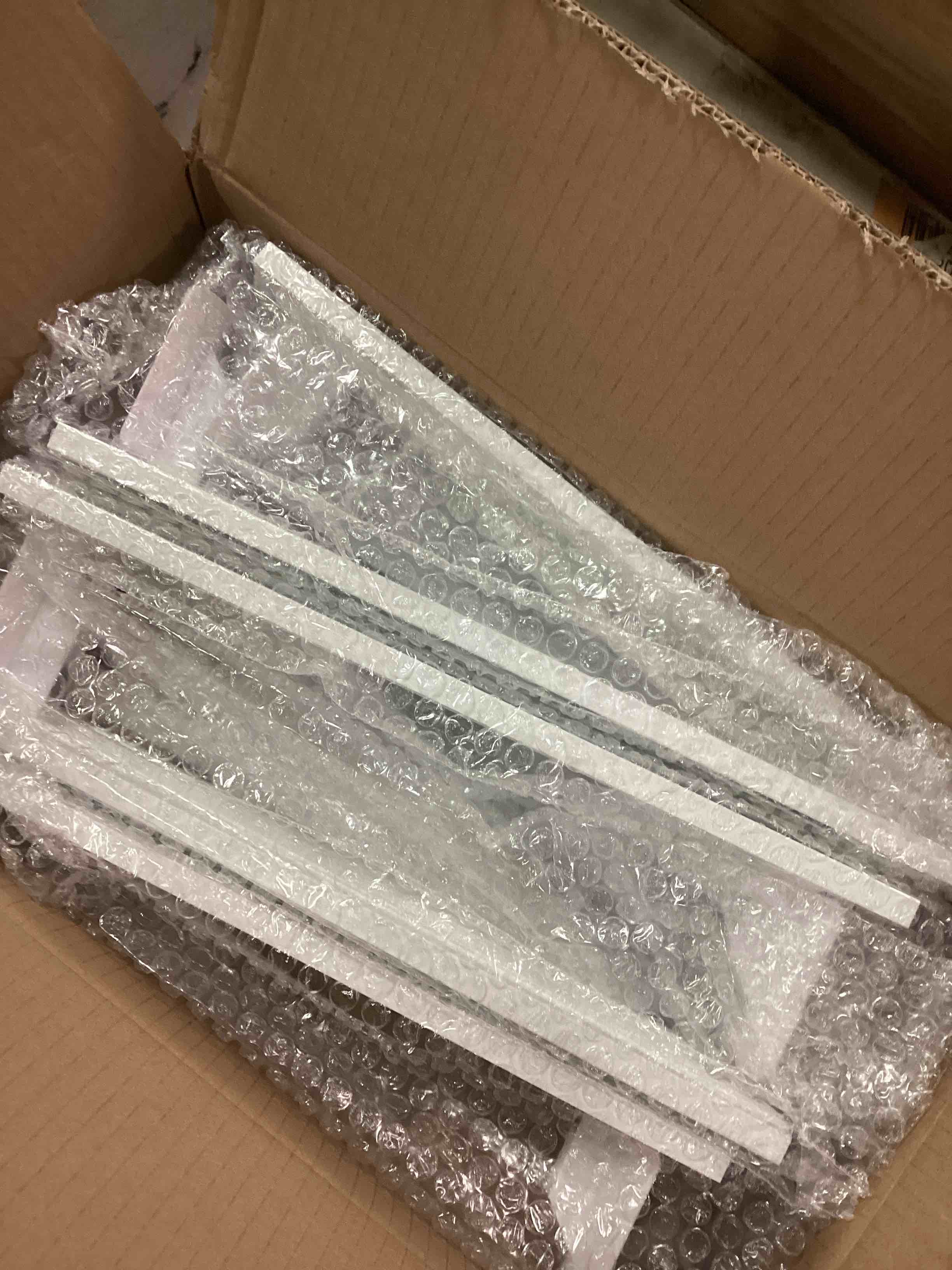 https://s3.amazonaws.com/lotting-images-prod/bidfta/GRN6206930_1713960771557.jpeg