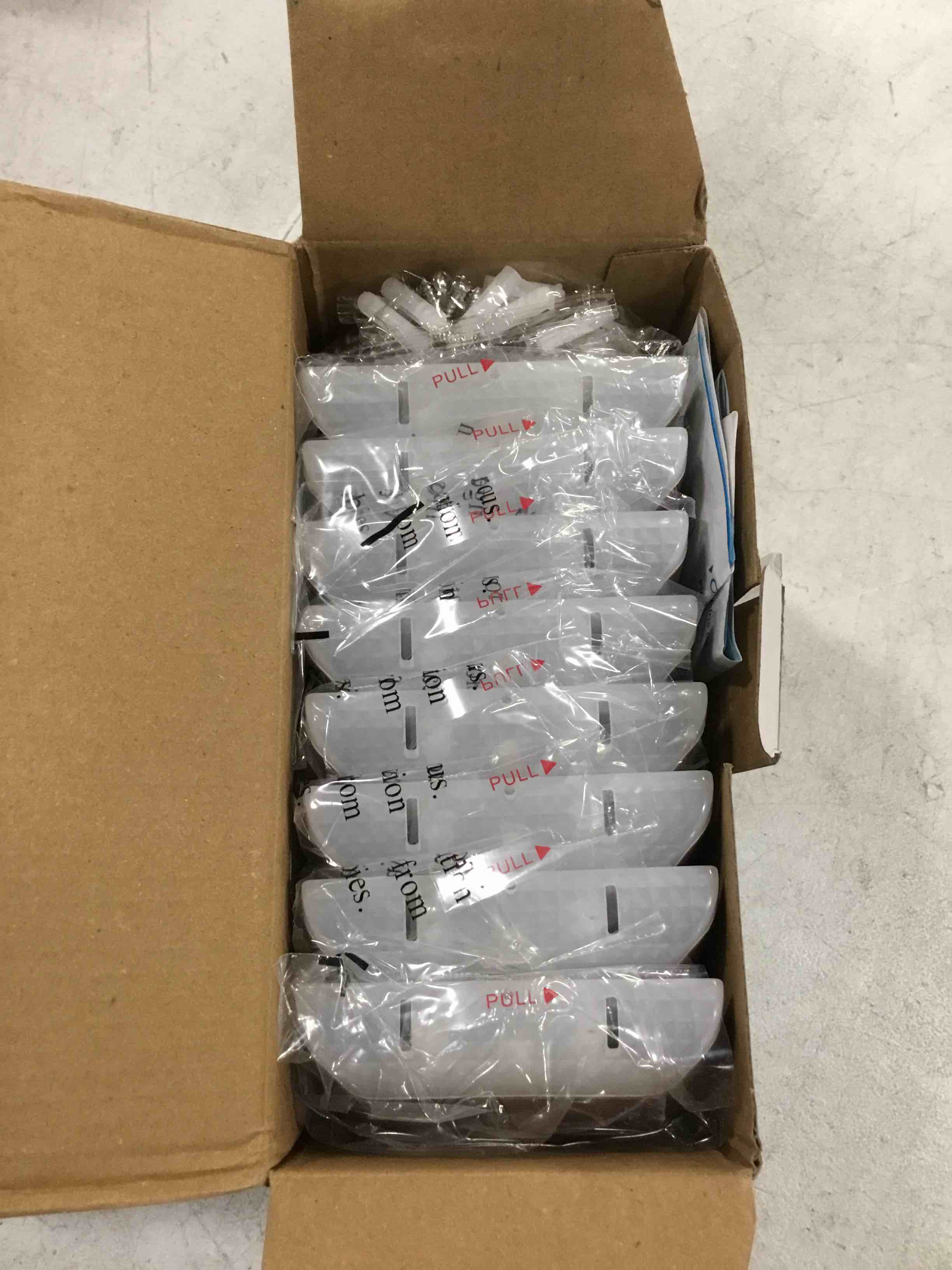 https://s3.amazonaws.com/lotting-images-prod/bidfta/GRN6209209_1712928453670.jpeg