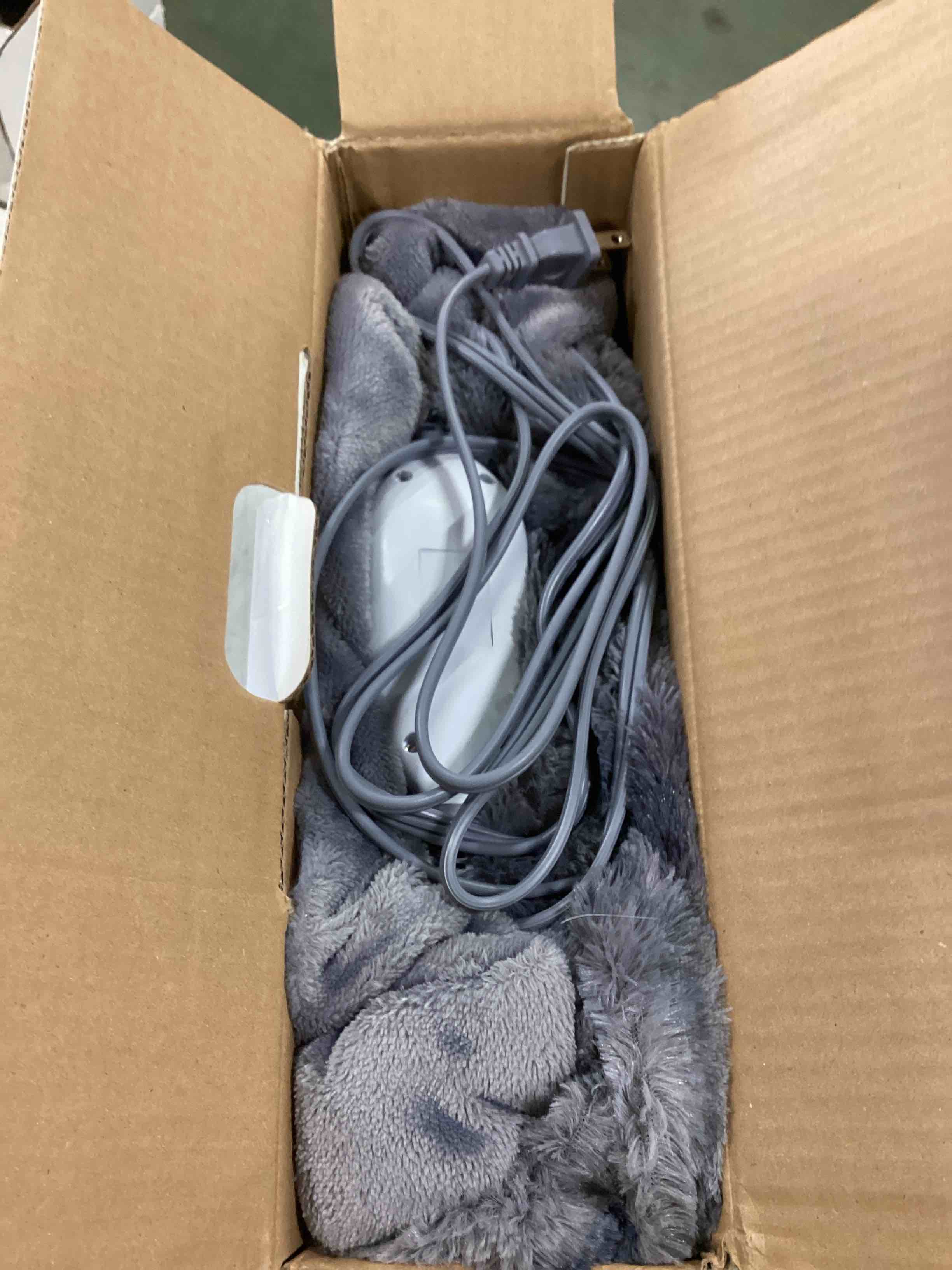 https://s3.amazonaws.com/lotting-images-prod/bidfta/GRN6209603_1713271659315.jpeg