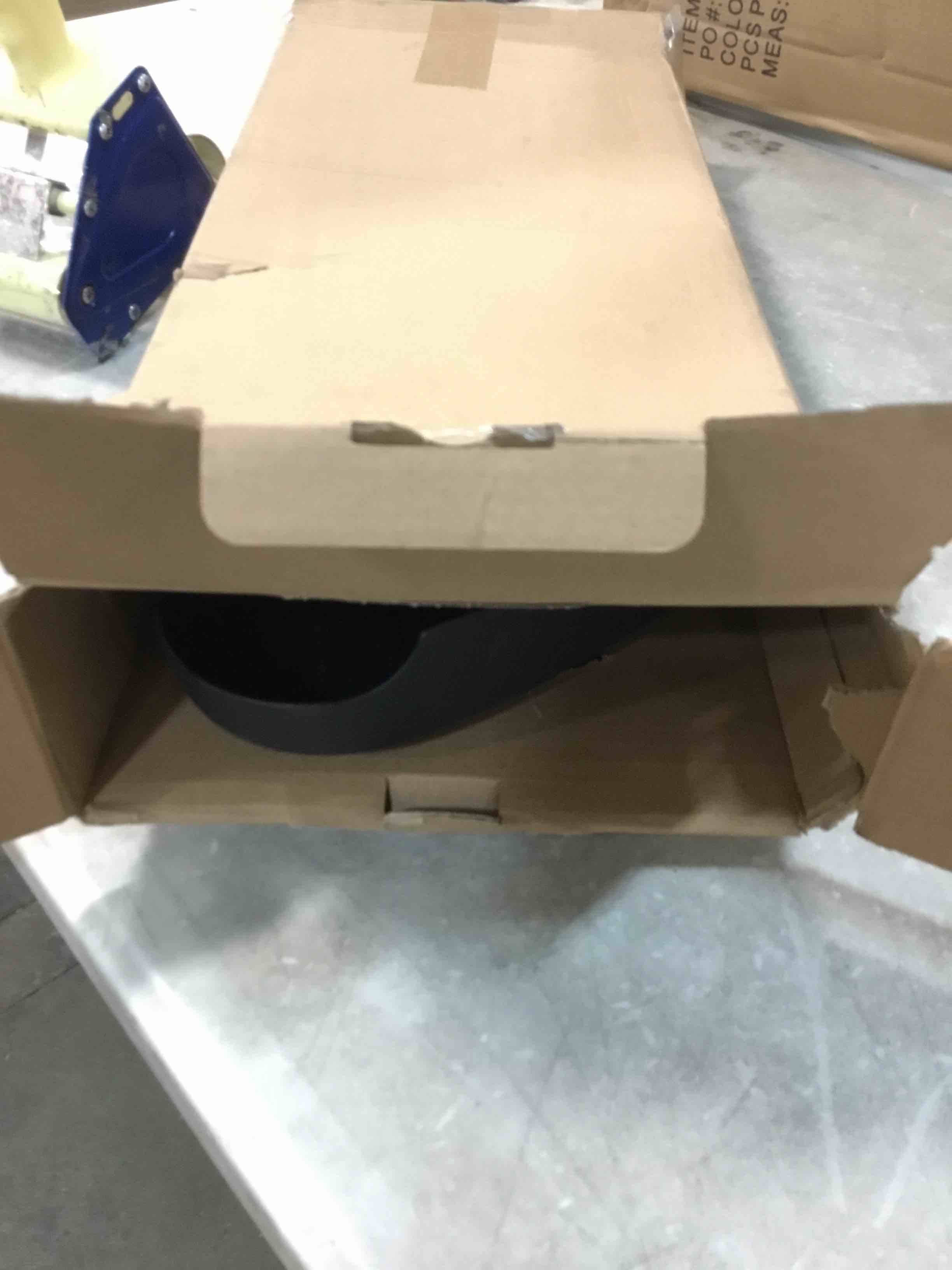https://s3.amazonaws.com/lotting-images-prod/bidfta/GRN6211220_1712848565423.jpeg