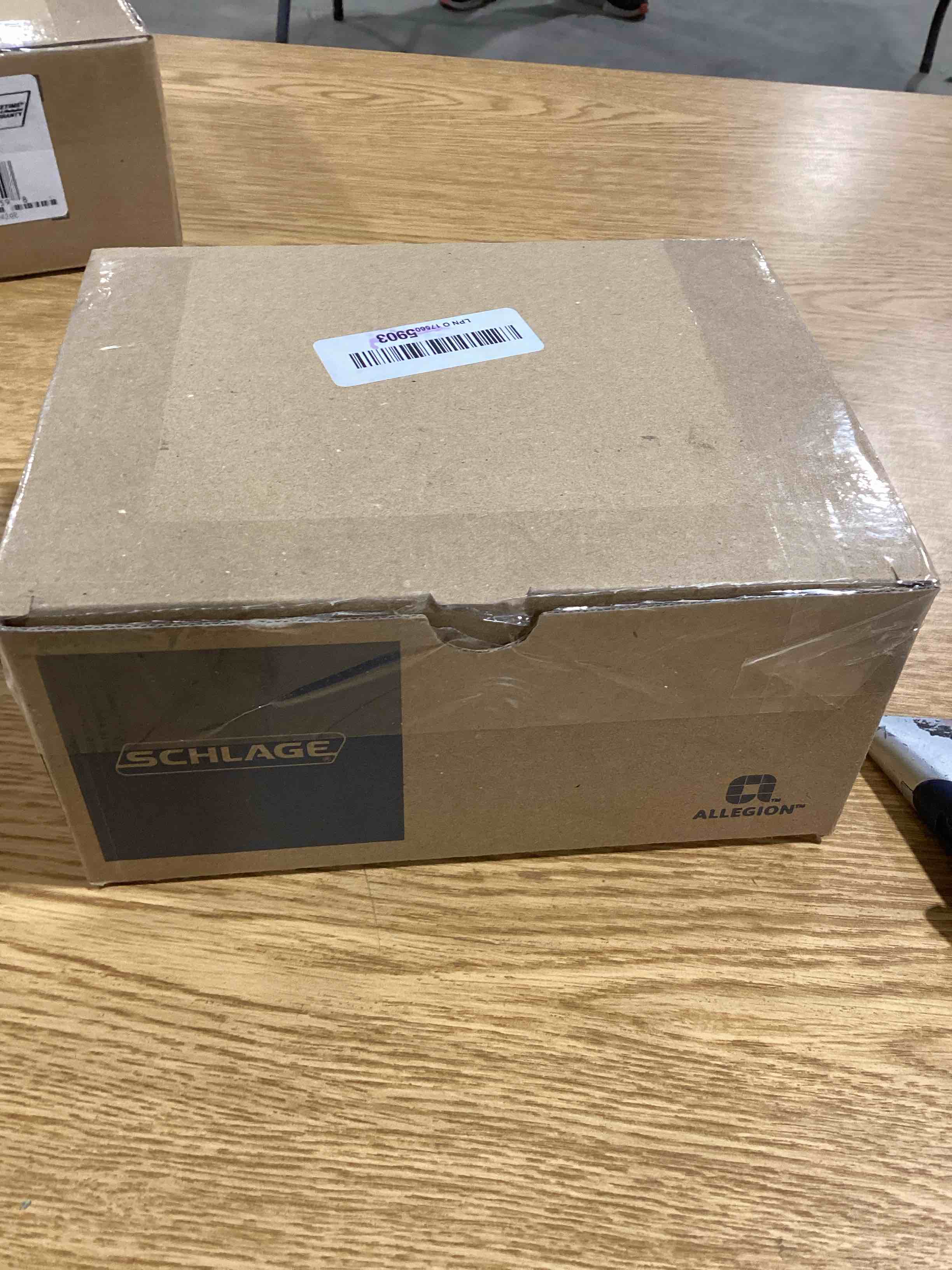 https://s3.amazonaws.com/lotting-images-prod/bidfta/GRN6212033_1714477009907.jpeg