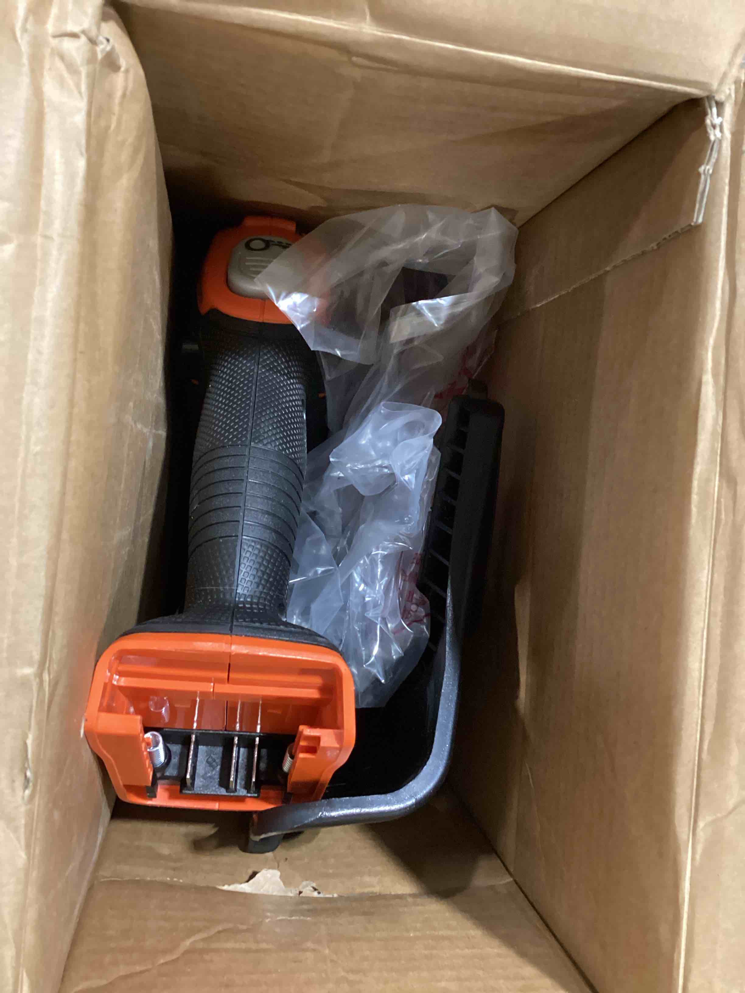 https://s3.amazonaws.com/lotting-images-prod/bidfta/GRN6212100_1714492656711.jpeg