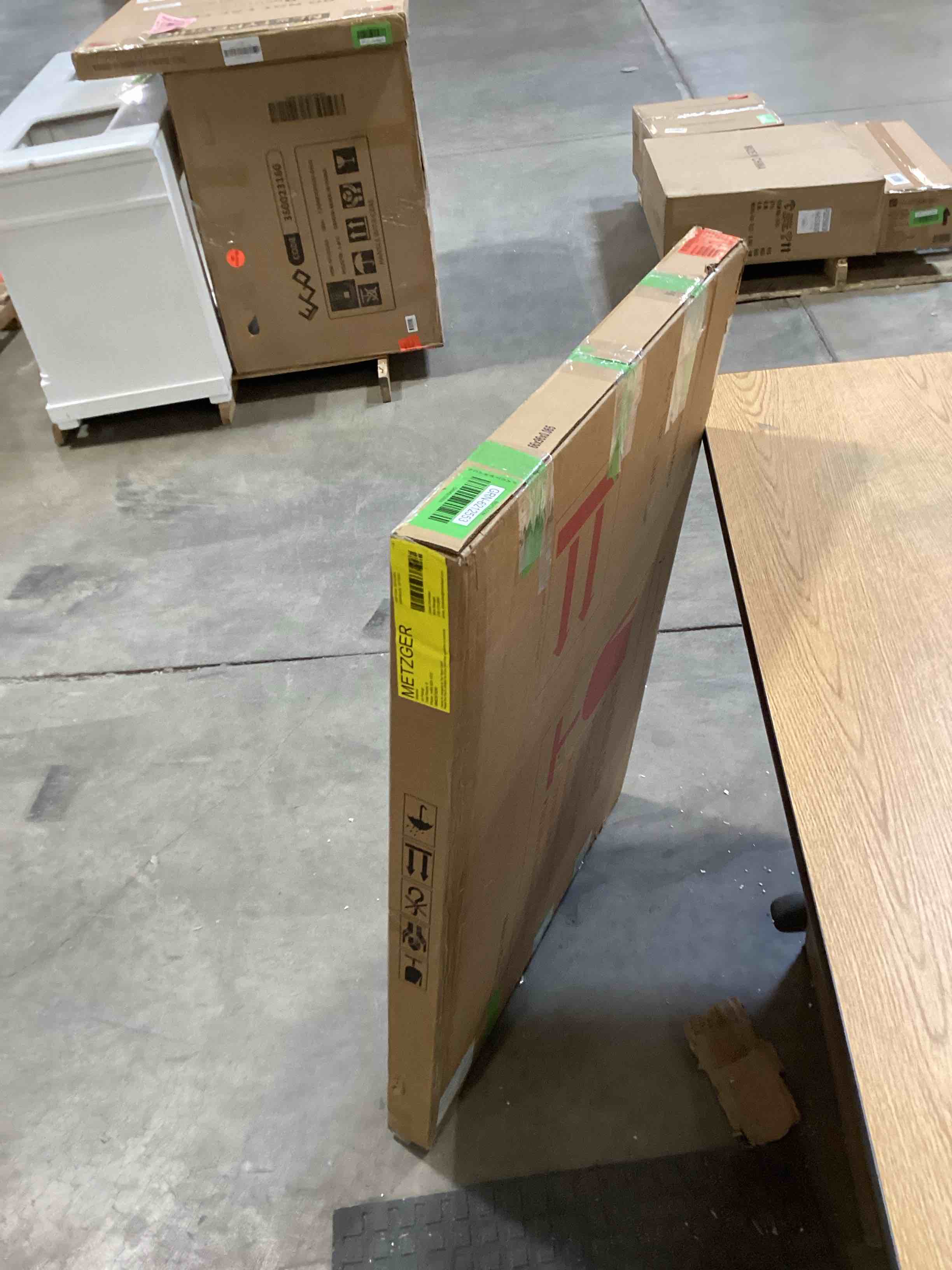 https://s3.amazonaws.com/lotting-images-prod/bidfta/GRN6212553_1715104611010.jpeg