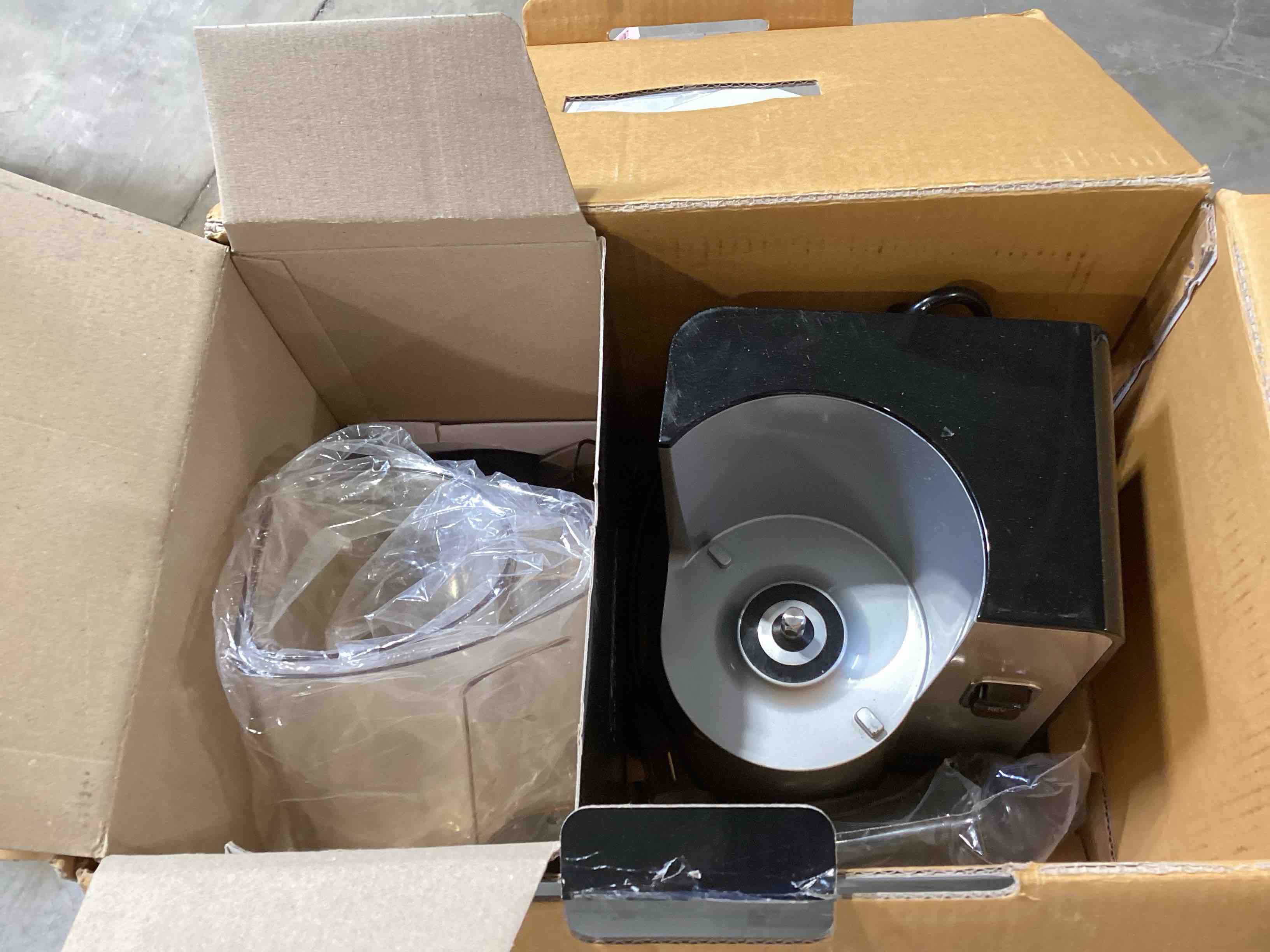 https://s3.amazonaws.com/lotting-images-prod/bidfta/GRN6213036_1715879413231.jpeg