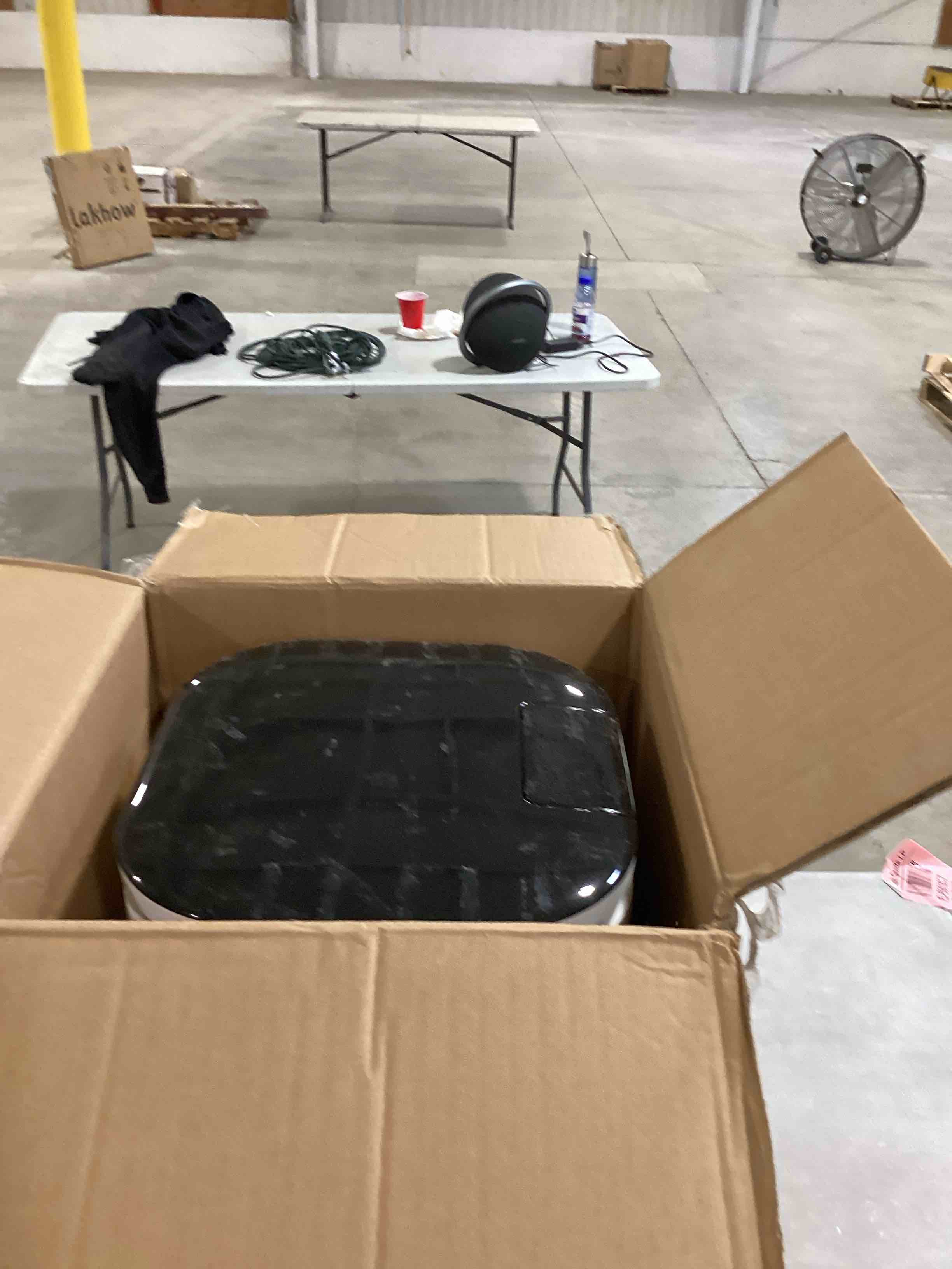 https://s3.amazonaws.com/lotting-images-prod/bidfta/GRN6213804_1714748653360.jpeg