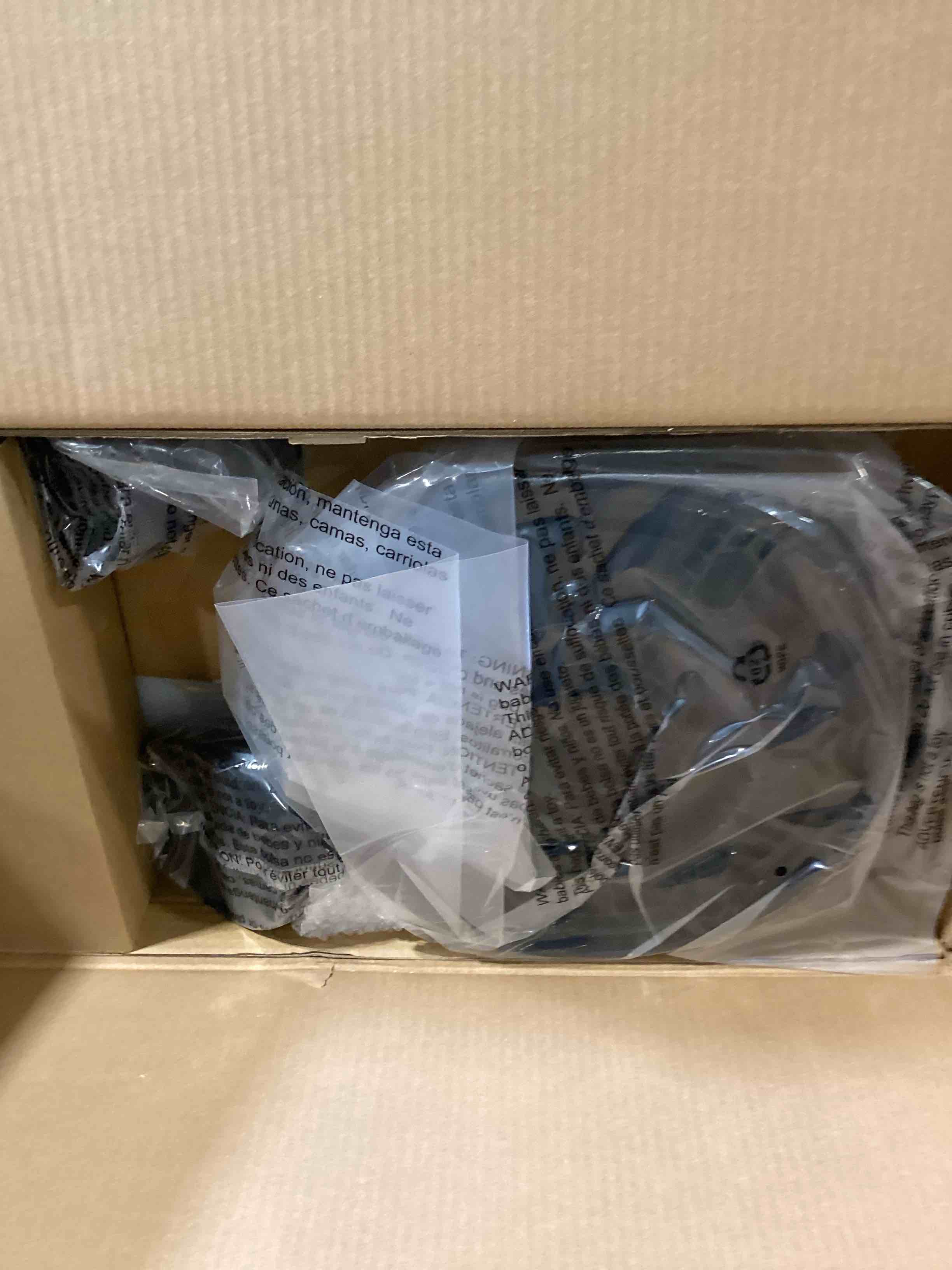 https://s3.amazonaws.com/lotting-images-prod/bidfta/GRN6214143_1715178986712.jpeg