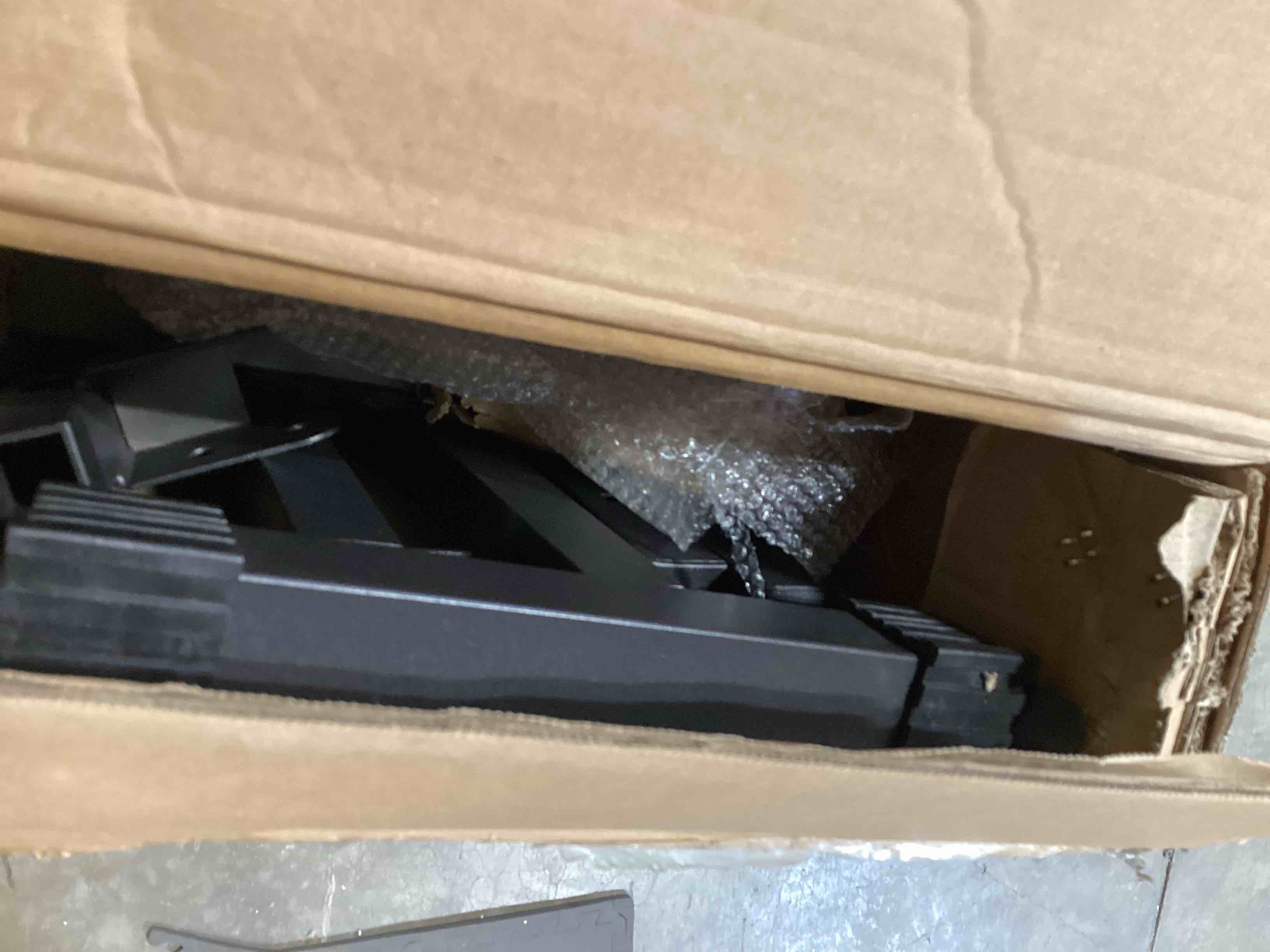 https://s3.amazonaws.com/lotting-images-prod/bidfta/GRN6214644_1716486775745.jpeg