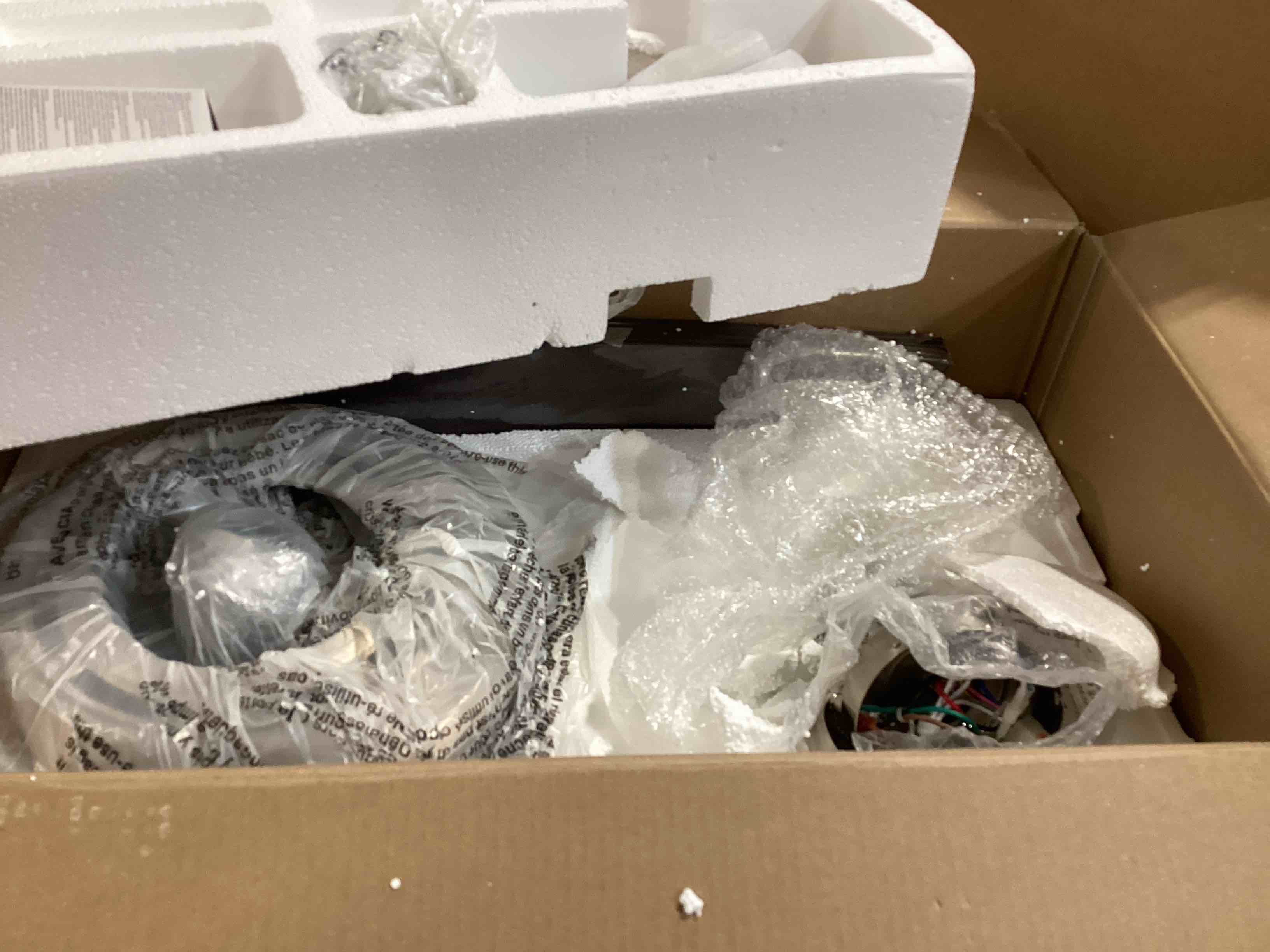 https://s3.amazonaws.com/lotting-images-prod/bidfta/GRN6215062_1715367977956.jpeg