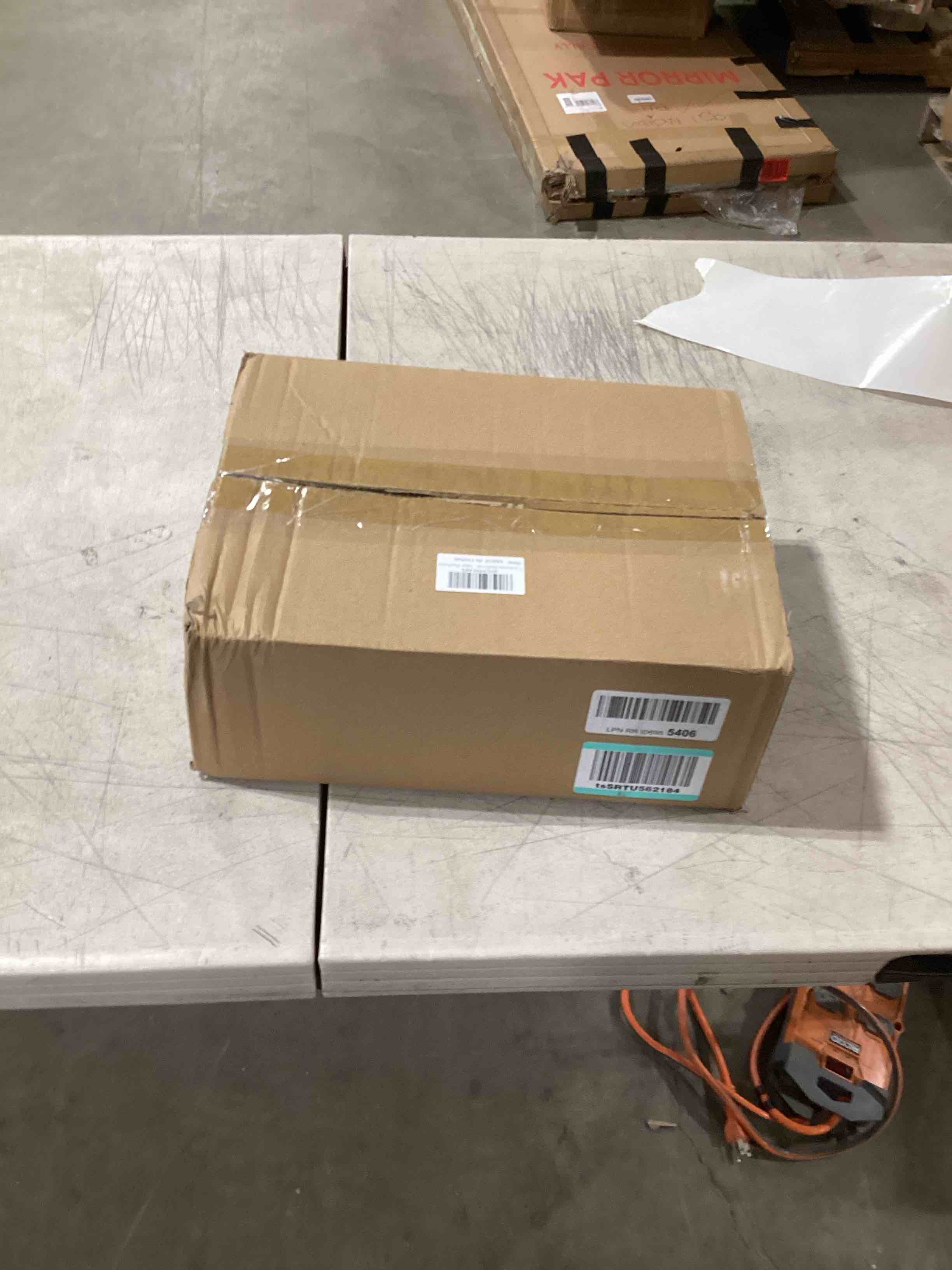 https://s3.amazonaws.com/lotting-images-prod/bidfta/GRN6215192_1716206237006.jpeg