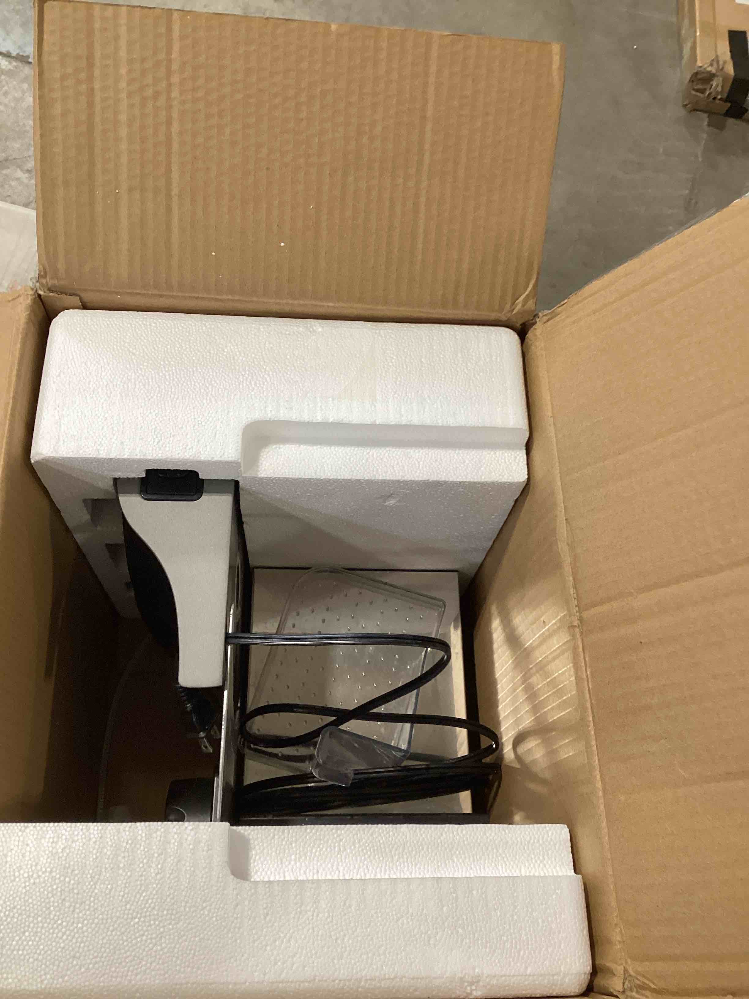https://s3.amazonaws.com/lotting-images-prod/bidfta/GRN6215201_1716220926115.jpeg