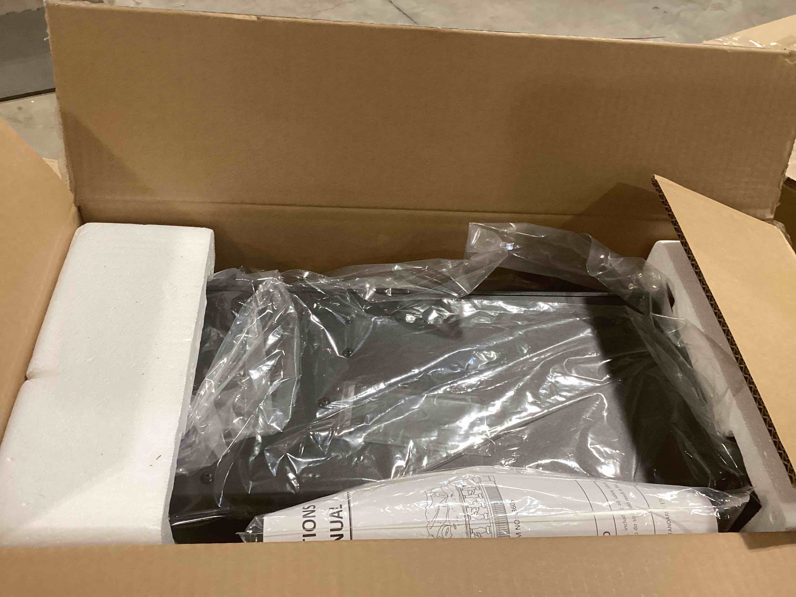 https://s3.amazonaws.com/lotting-images-prod/bidfta/GRN6215264_1716553355163.jpeg