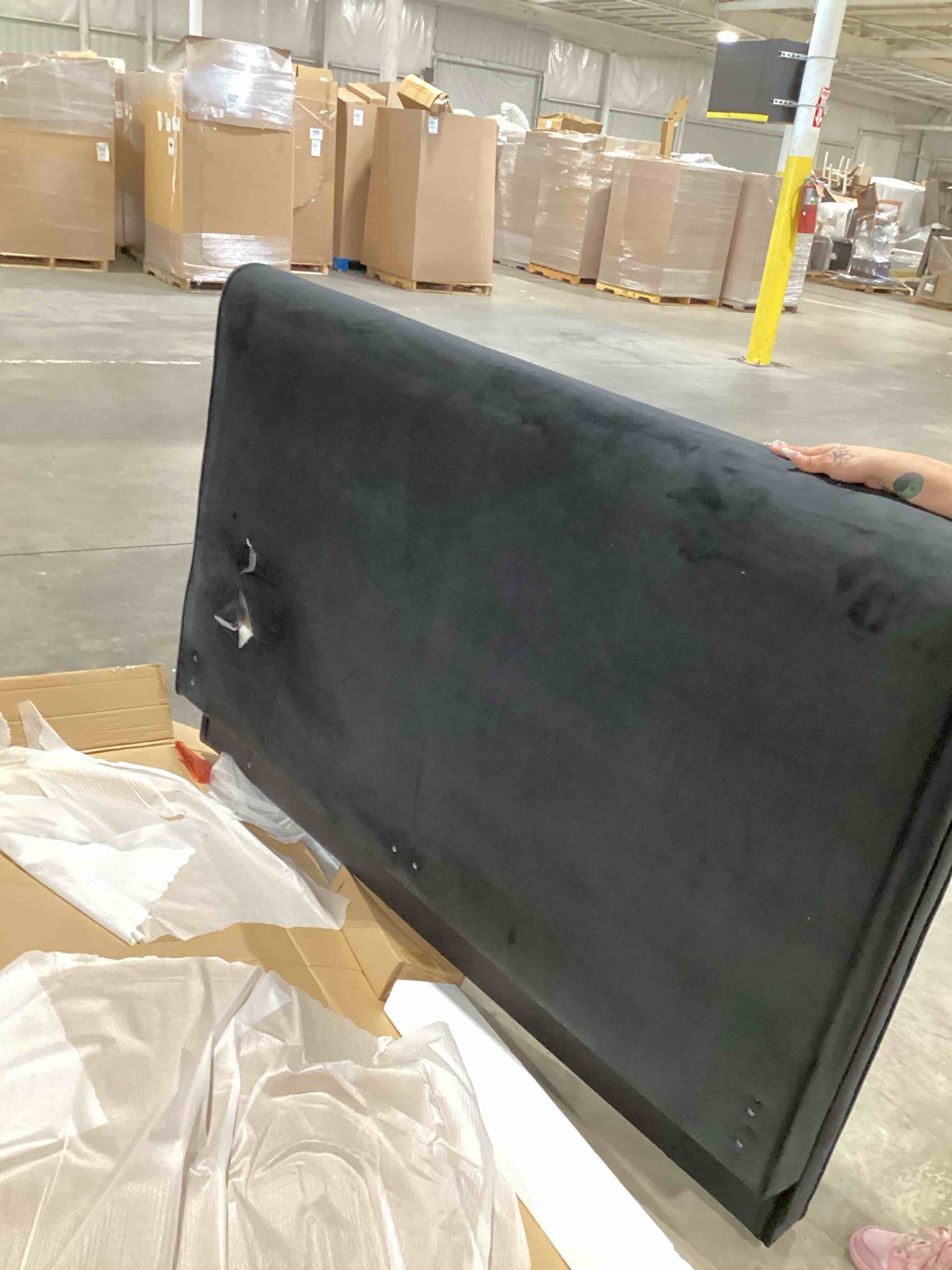 https://s3.amazonaws.com/lotting-images-prod/bidfta/GRN6217885_1718815252564.jpeg