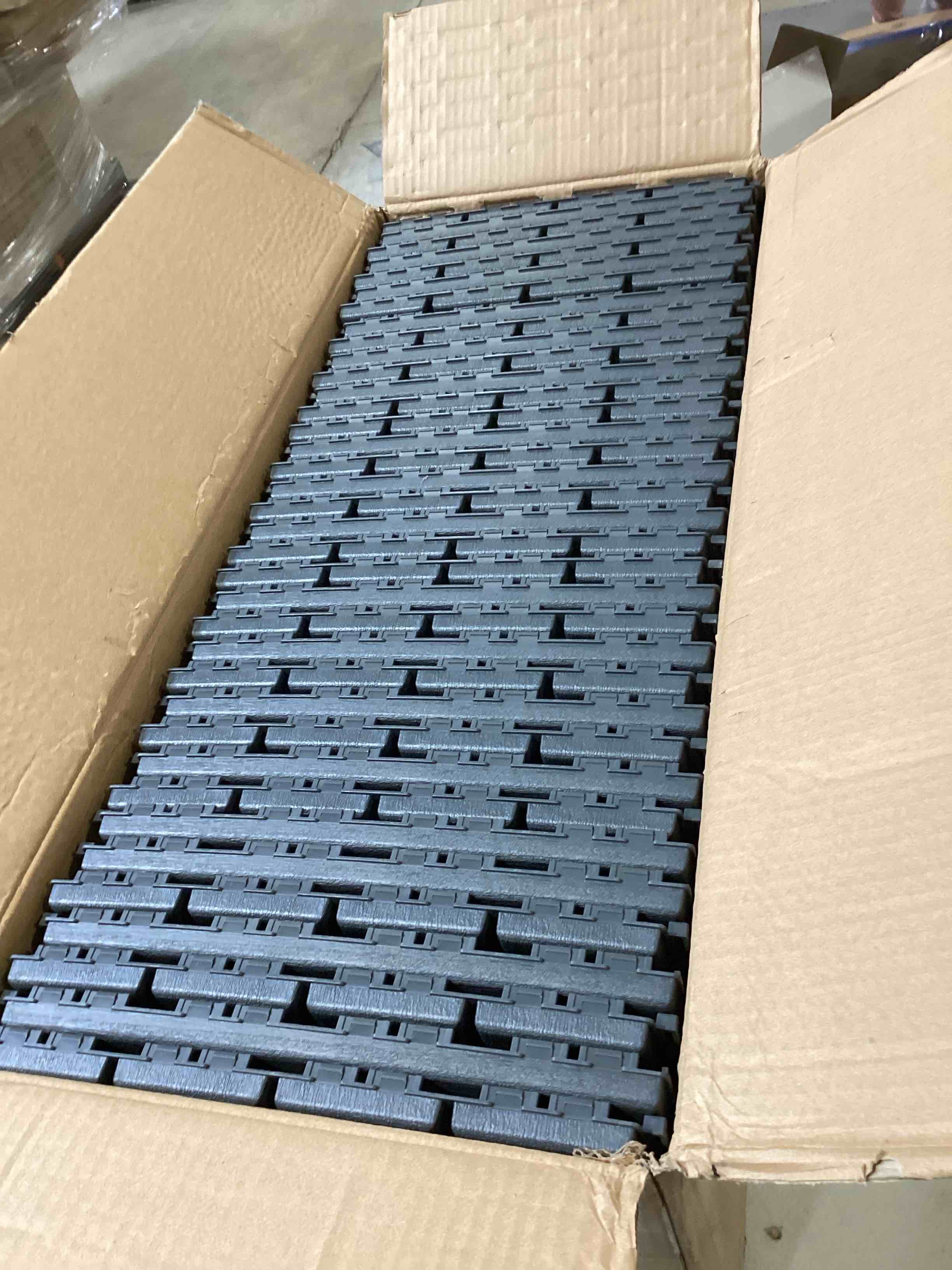 https://s3.amazonaws.com/lotting-images-prod/bidfta/GRN6218160_1717172469903.jpeg