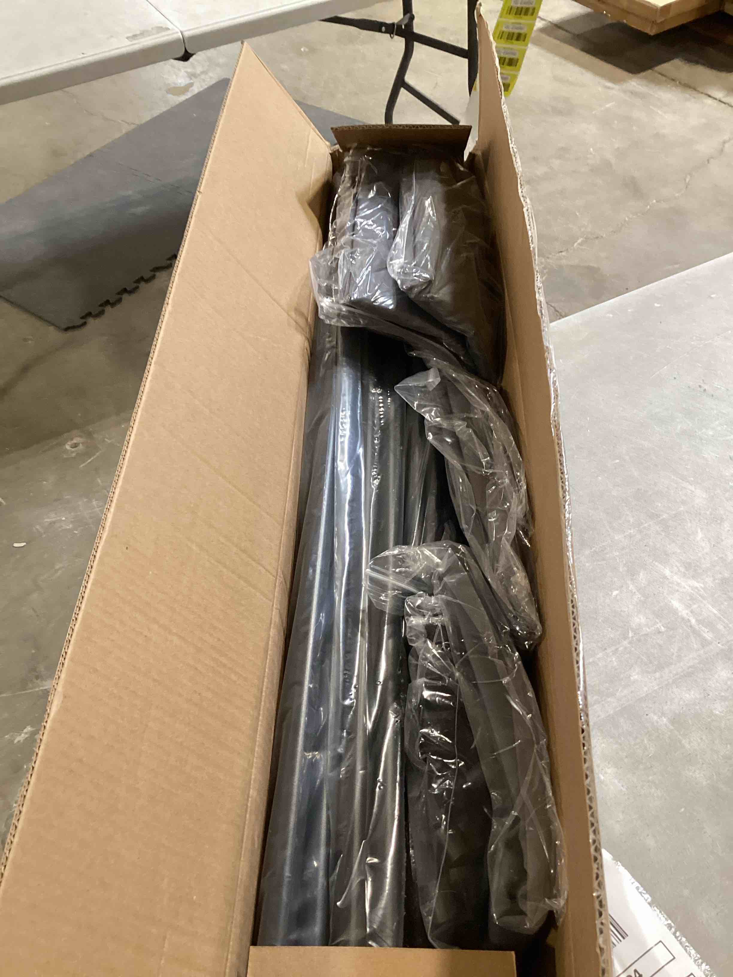 https://s3.amazonaws.com/lotting-images-prod/bidfta/GRN6222315_1716488499784.jpeg