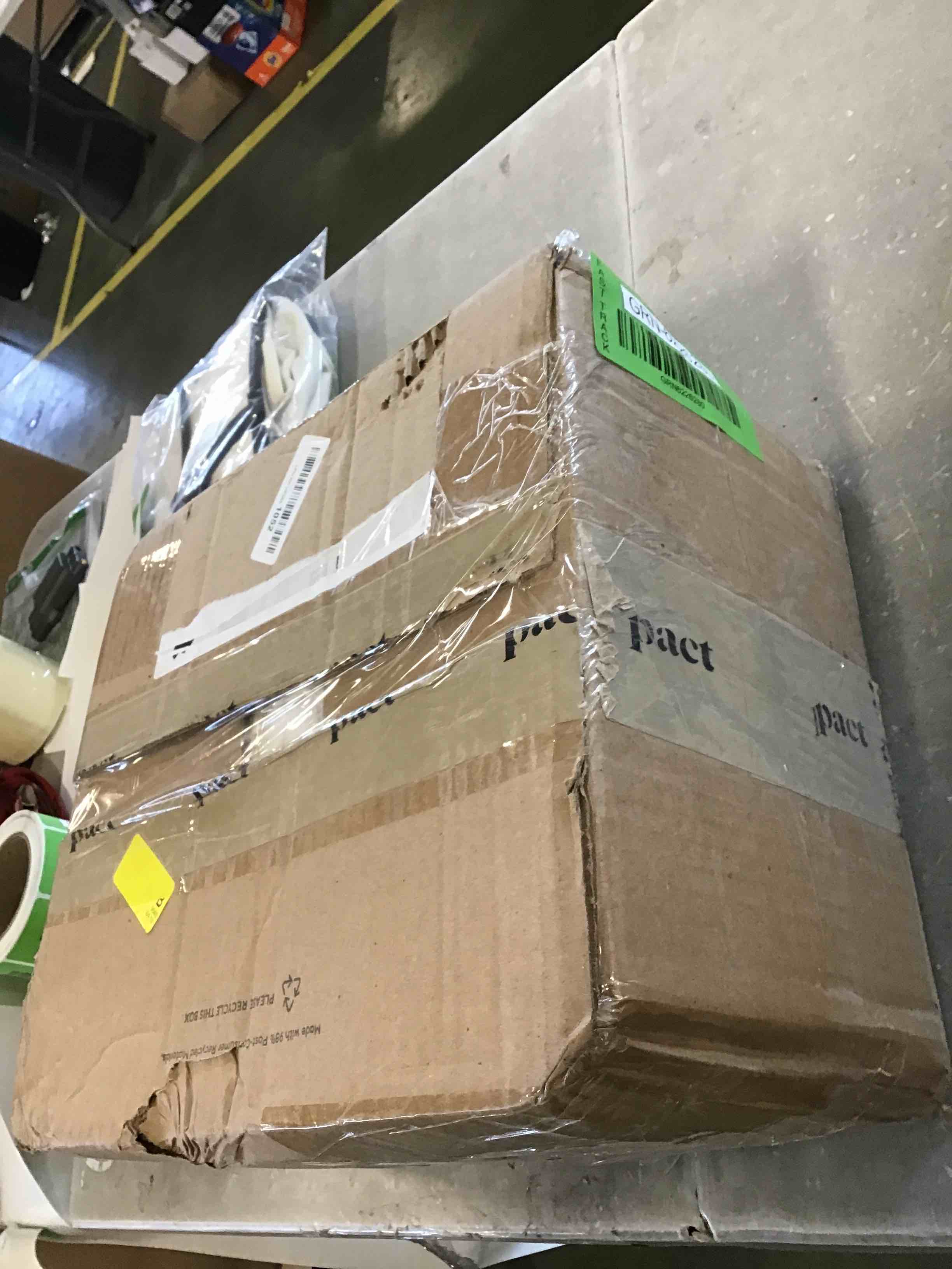 Superior Oversized Premium Bedspread Set, Diamond Solitaire Jacquard Design, Soft, Breathable, All-Season, Matching Pillow Shams, Lightweight and Cozy Bedding, Twin, White