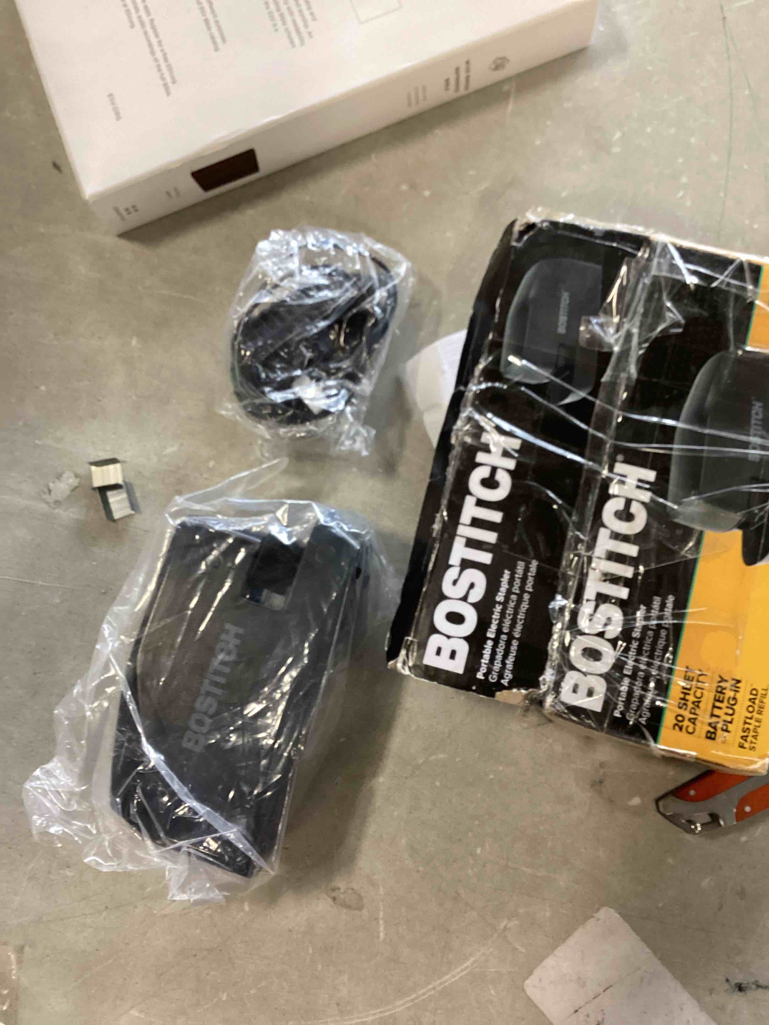 https://s3.amazonaws.com/lotting-images-prod/bidfta/GRN6230201_1713363903885.jpeg
