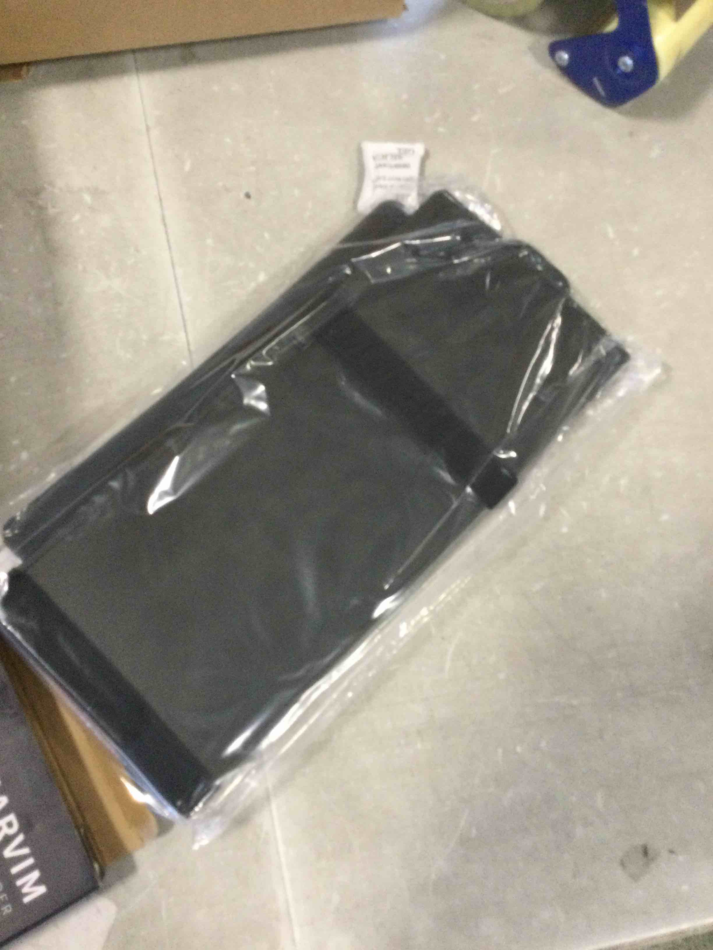 https://s3.amazonaws.com/lotting-images-prod/bidfta/GRN6230414_1713448401961.jpeg