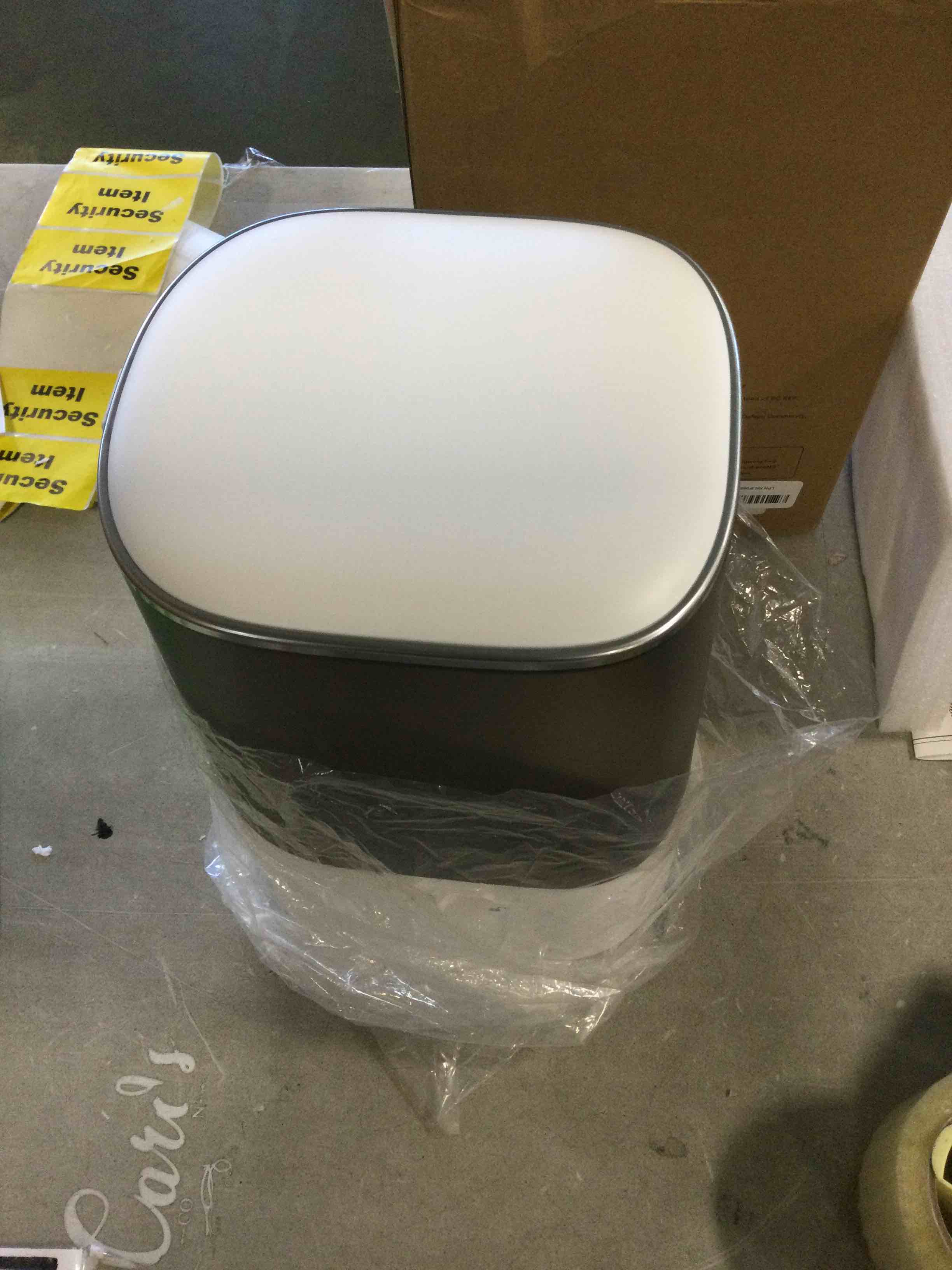 https://s3.amazonaws.com/lotting-images-prod/bidfta/GRN6230786_1713803776380.jpeg