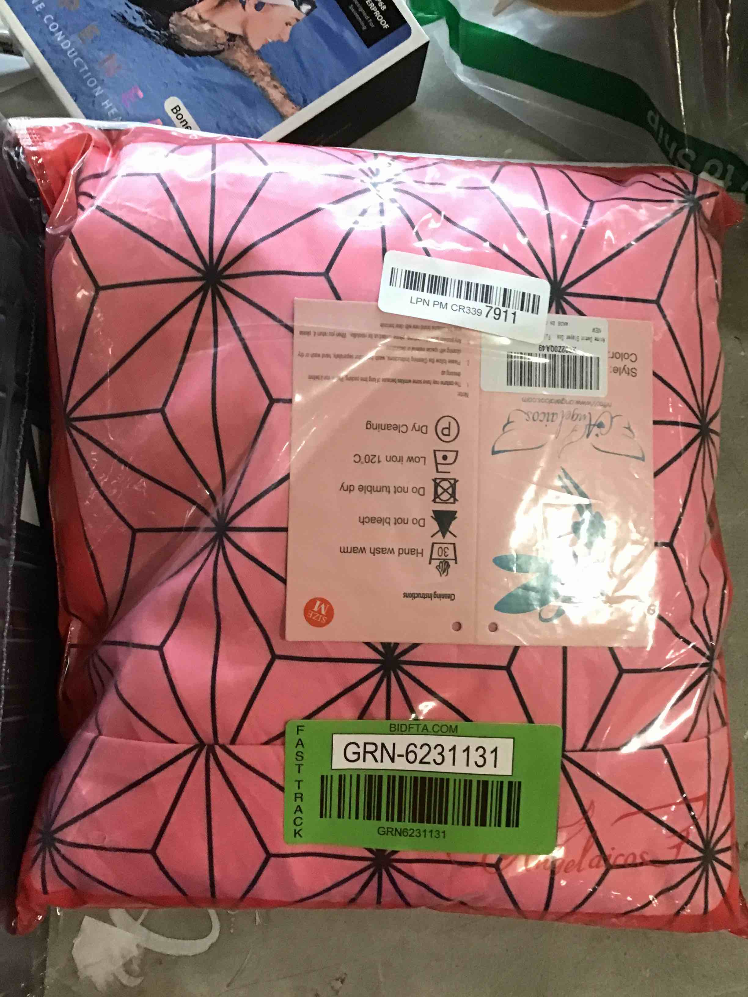 https://s3.amazonaws.com/lotting-images-prod/bidfta/GRN6231131_1713902745452.jpeg
