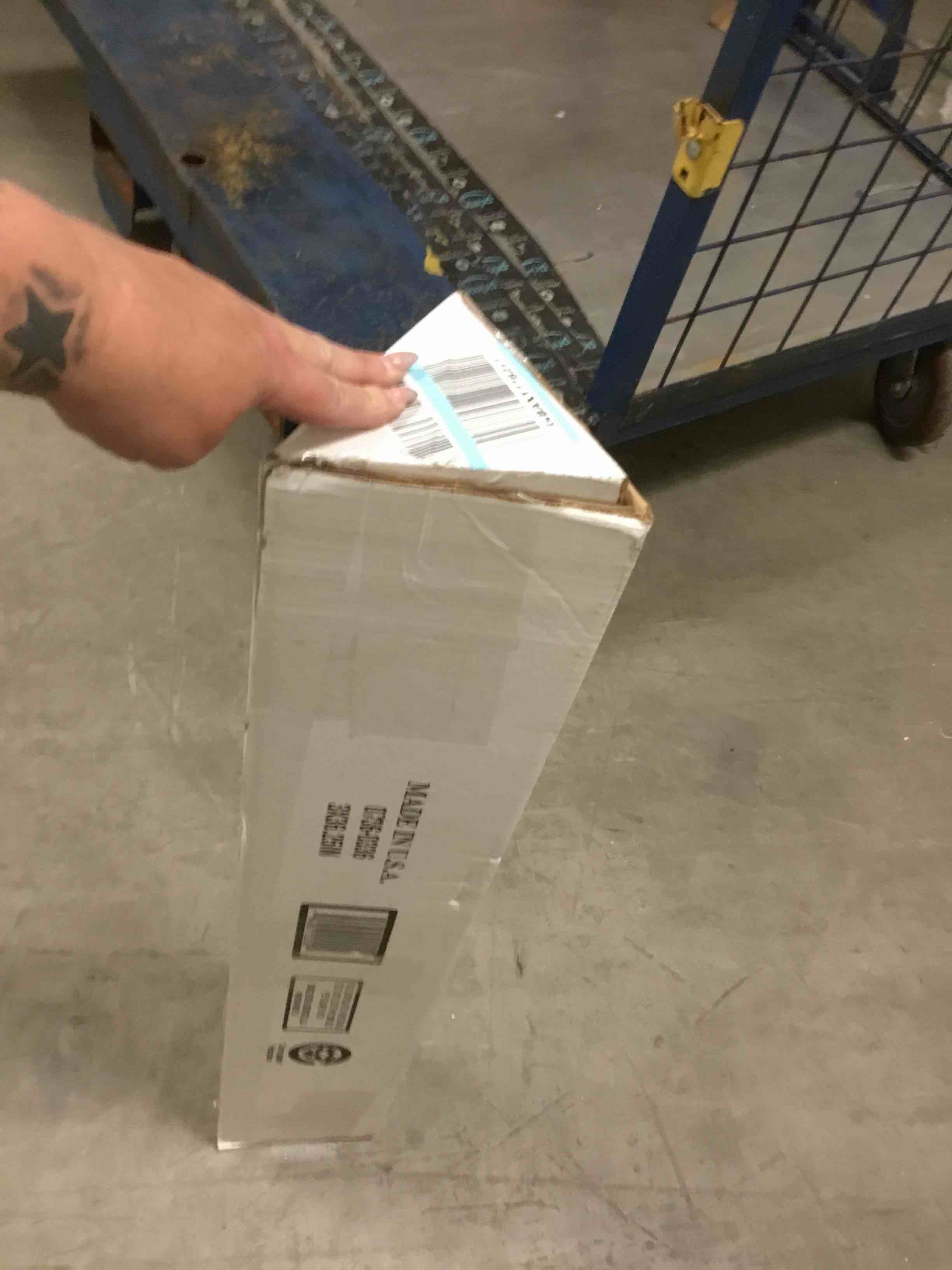 https://s3.amazonaws.com/lotting-images-prod/bidfta/GRN6233419_1726695093424.jpeg