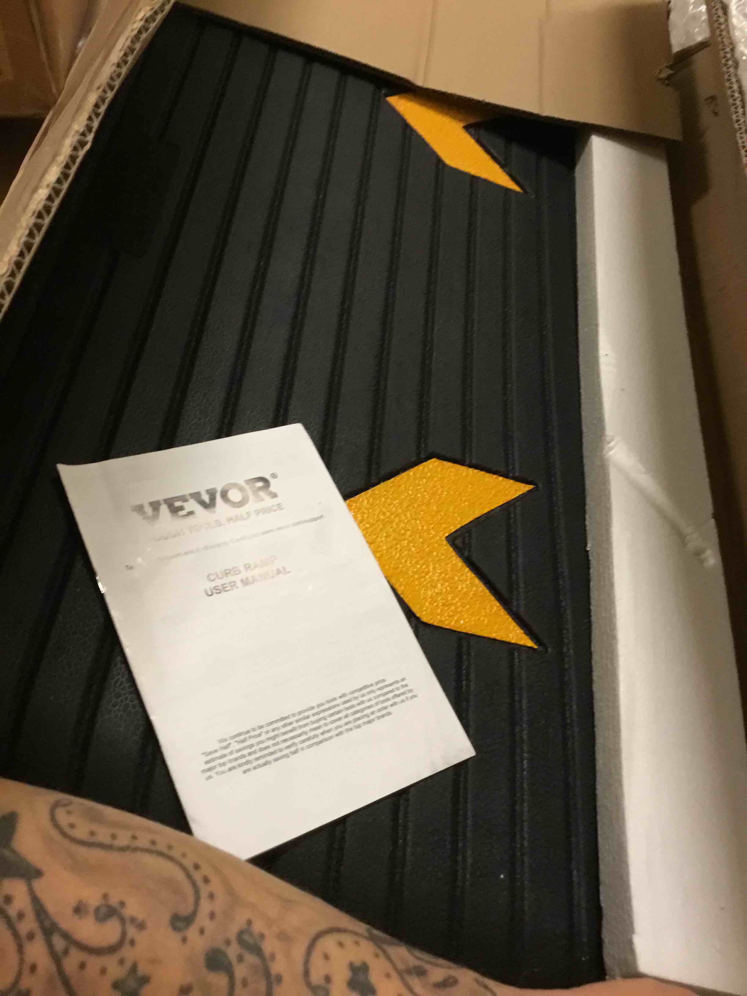 https://s3.amazonaws.com/lotting-images-prod/bidfta/GRN6233430_1726770084050.jpeg